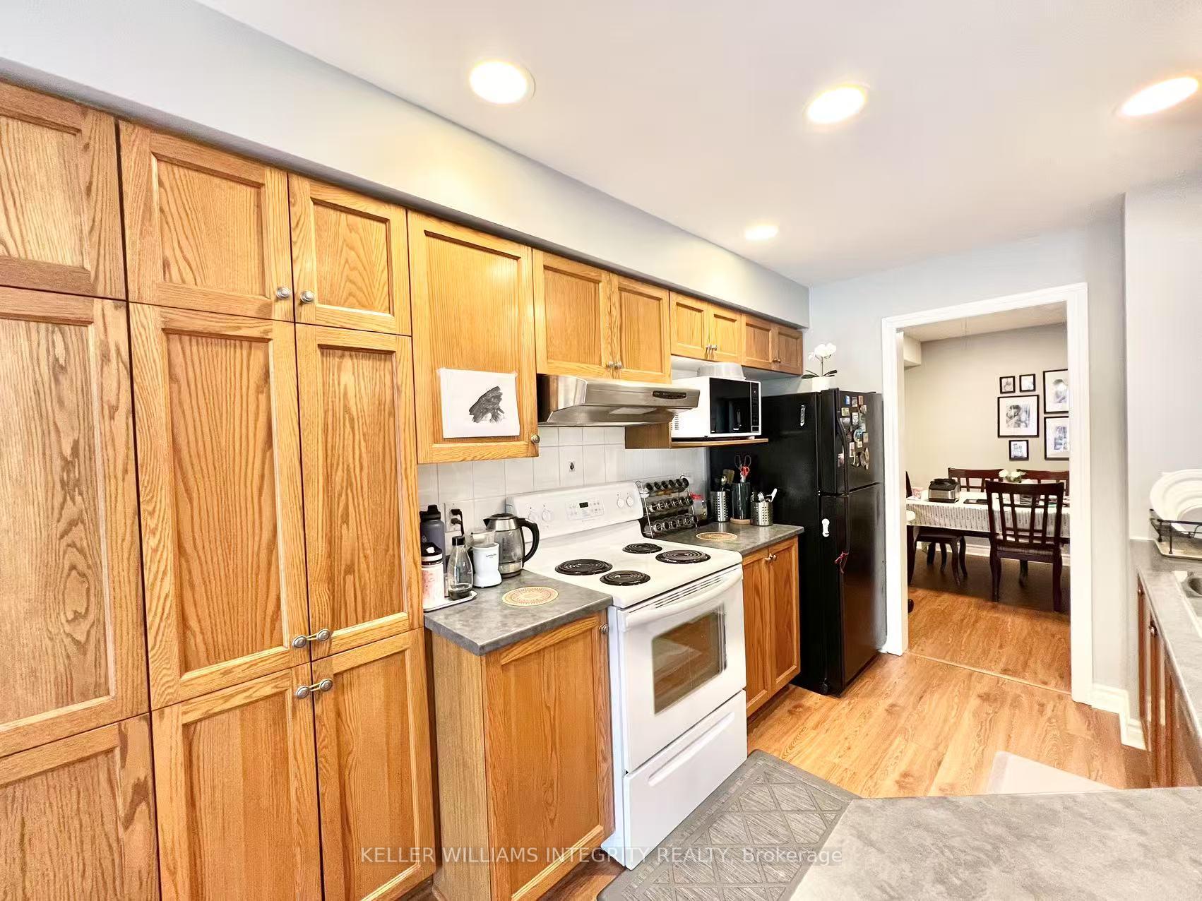 Photo 9 of 228 Saddlesmith Circle, Ottawa, Kanata - Emerald Meadows/Trailwest — HOMEH