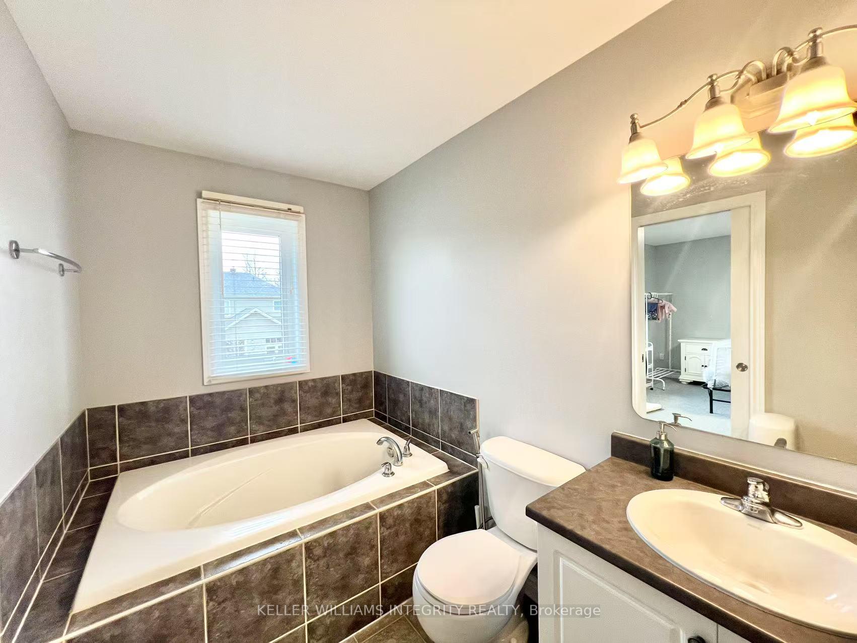 Photo 12 of 228 Saddlesmith Circle, Ottawa, Kanata - Emerald Meadows/Trailwest — HOMEH