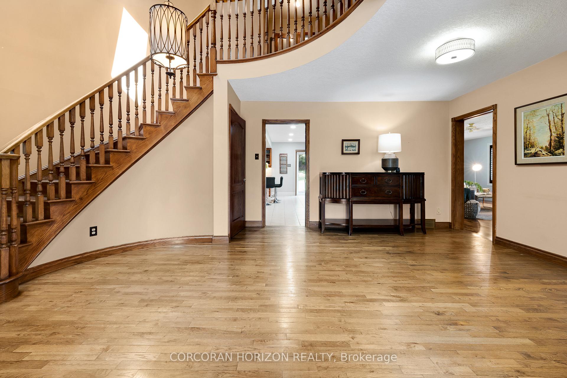 Photo 4 of 422 Pinnacle Drive, Kitchener — HOMEH