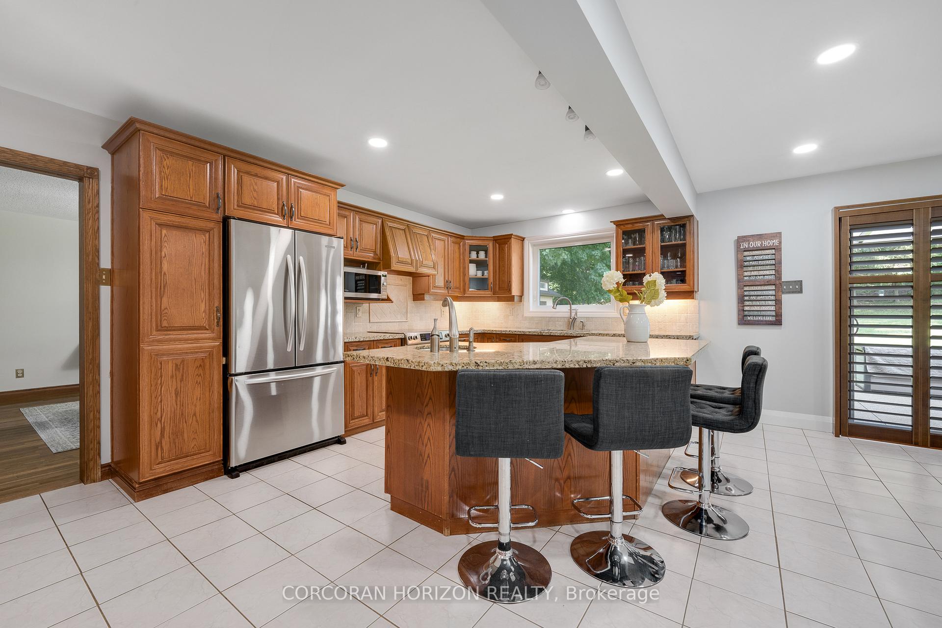 Photo 10 of 422 Pinnacle Drive, Kitchener — HOMEH