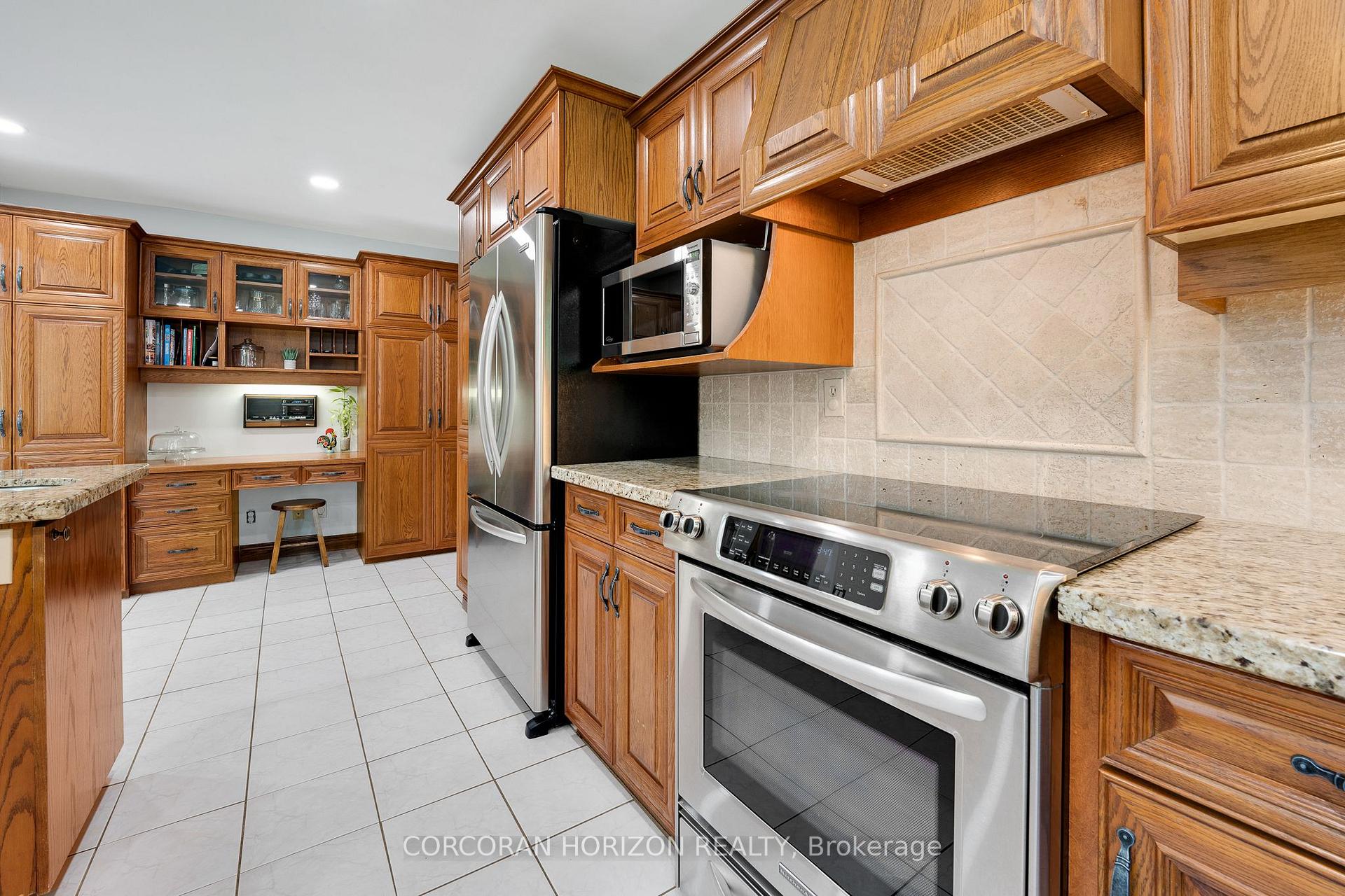 Photo 12 of 422 Pinnacle Drive, Kitchener — HOMEH