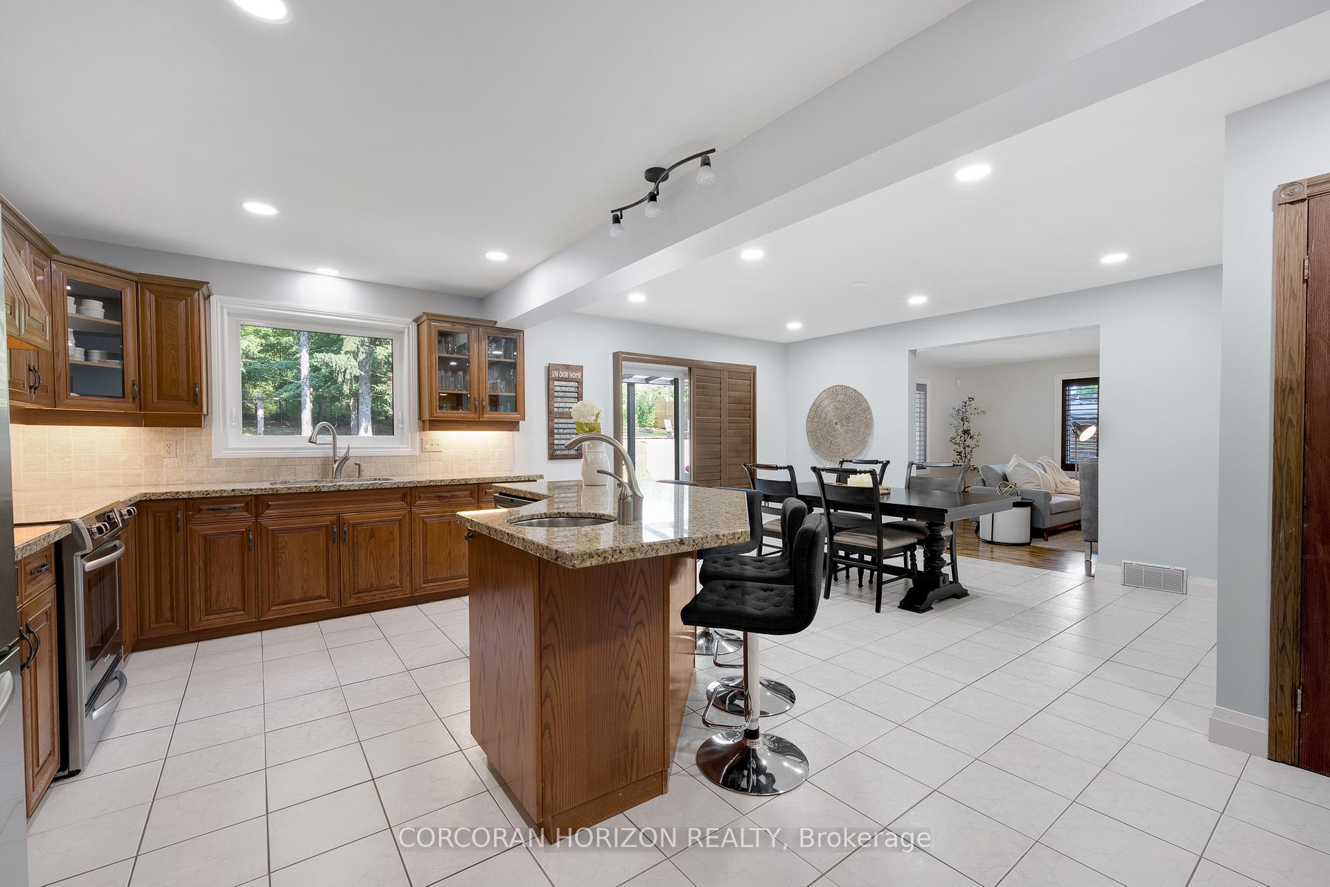 Photo 13 of 422 Pinnacle Drive, Kitchener — HOMEH
