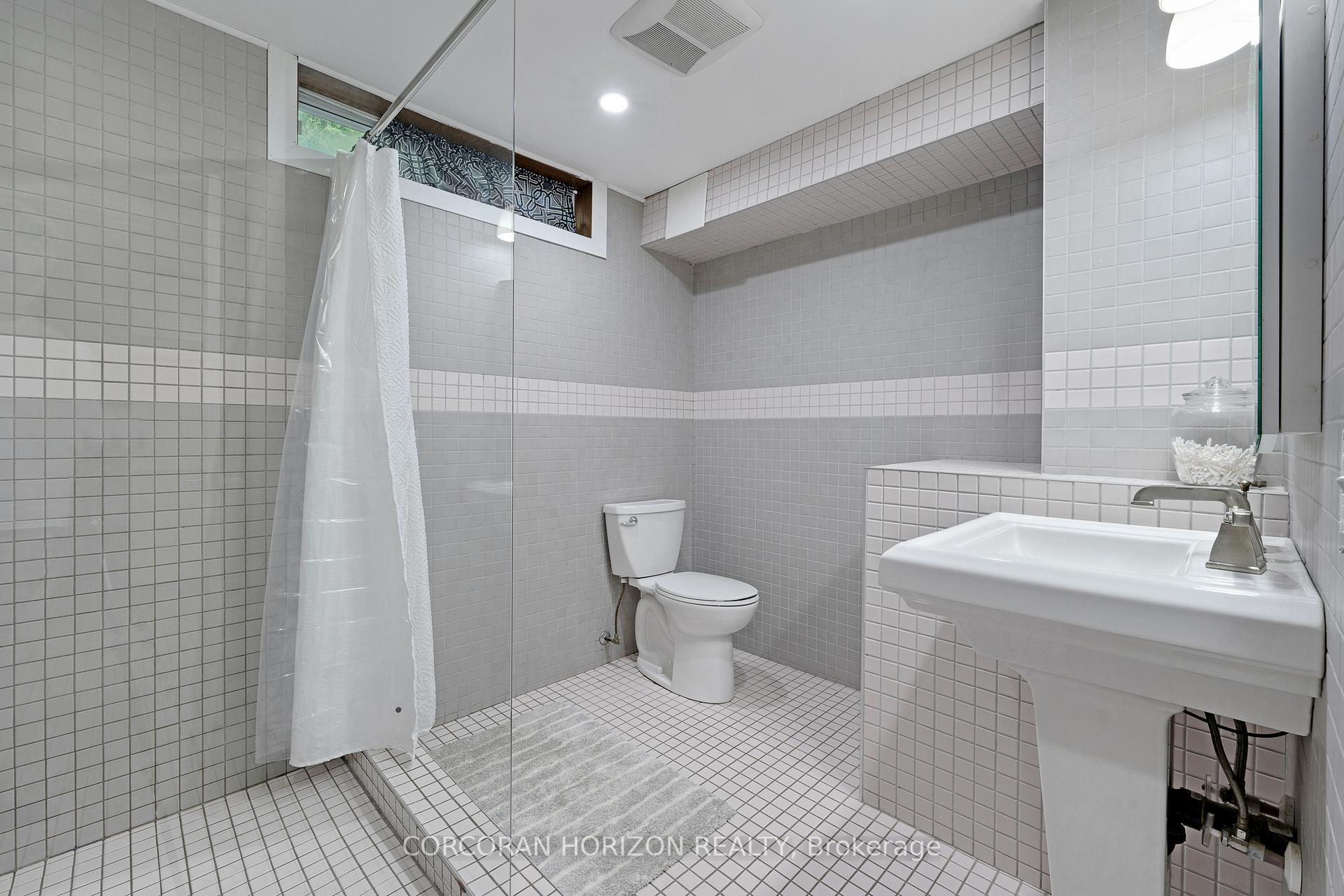 Photo 41 of 422 Pinnacle Drive, Kitchener — HOMEH