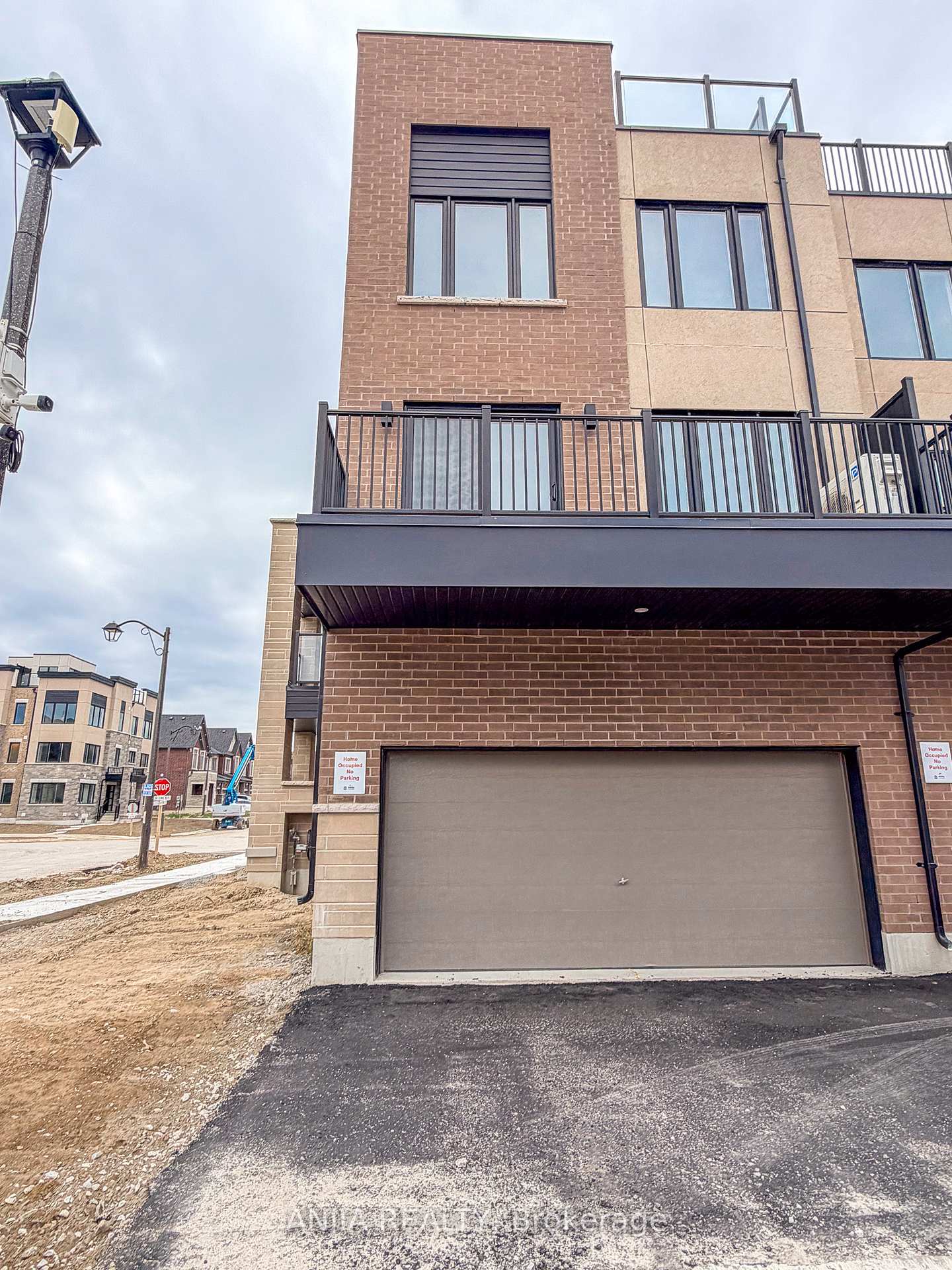Photo 2 of 21 Harvey Bunker Crescent, Markham, Angus Glen — HOMEH