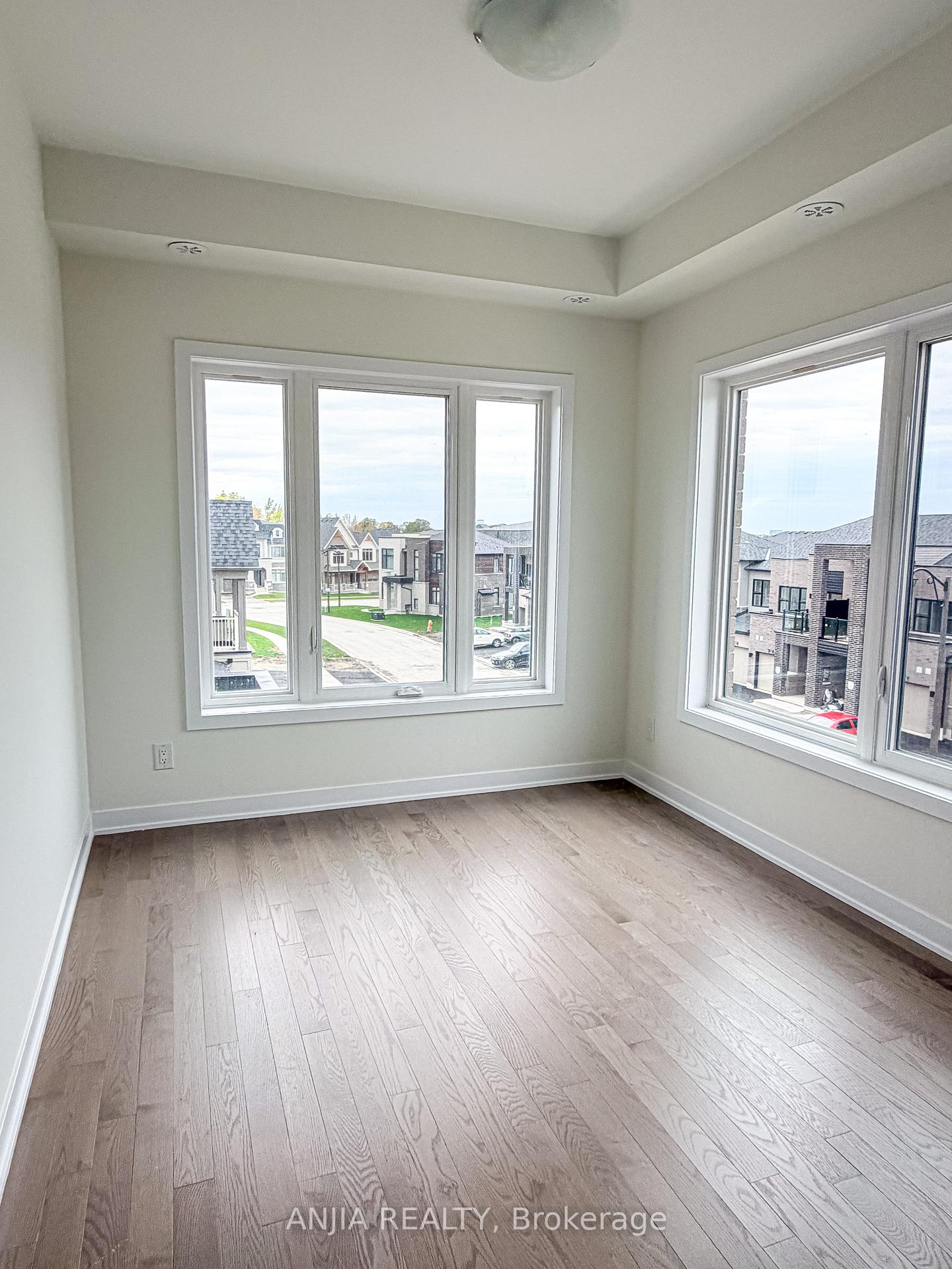 Photo 12 of 21 Harvey Bunker Crescent, Markham, Angus Glen — HOMEH