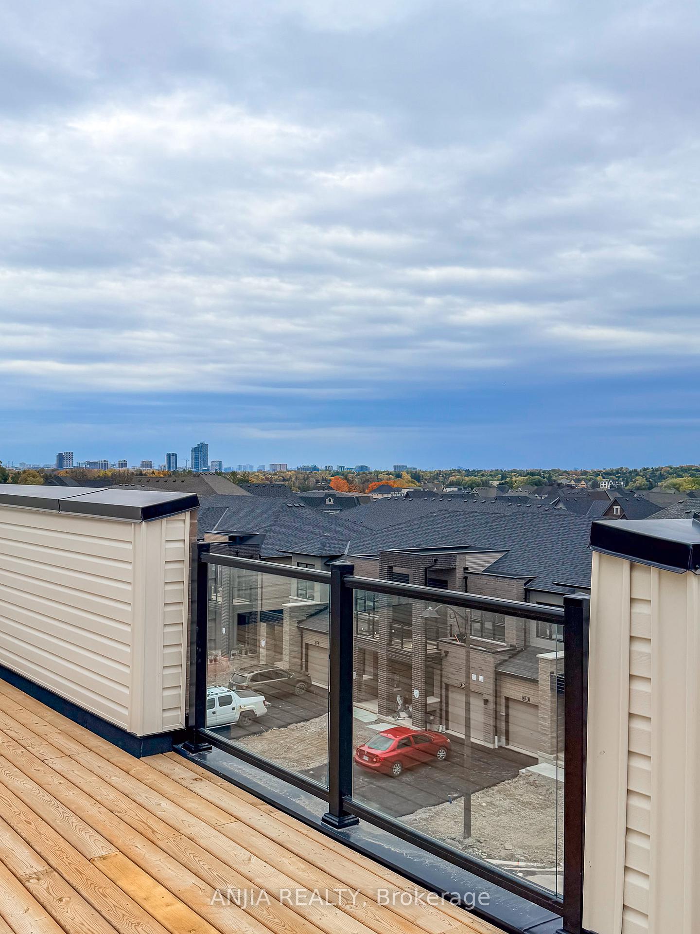 Photo 17 of 21 Harvey Bunker Crescent, Markham, Angus Glen — HOMEH