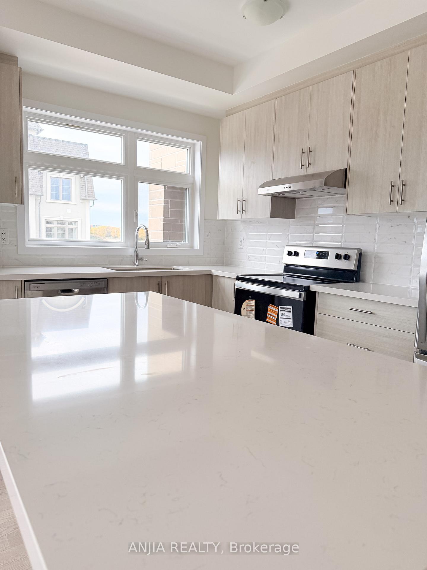 Photo 22 of 21 Harvey Bunker Crescent, Markham, Angus Glen — HOMEH