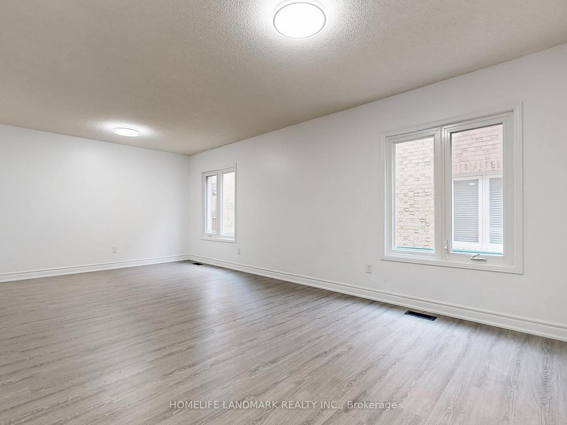 Photo 5 of 17 Laird Drive, Markham, Middlefield — HOMEH