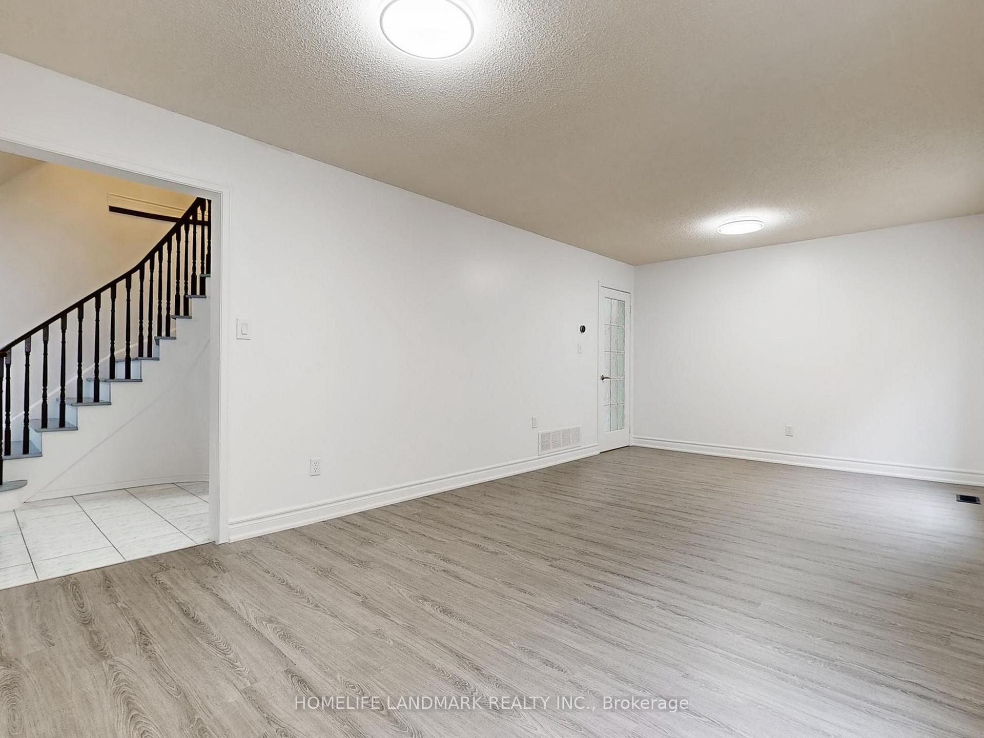 Photo 7 of 17 Laird Drive, Markham, Middlefield — HOMEH
