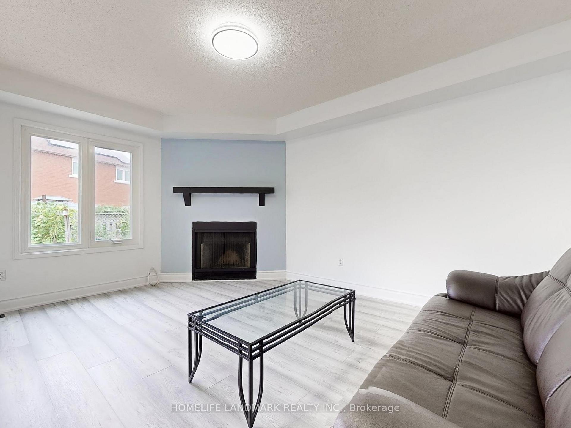 Photo 10 of 17 Laird Drive, Markham, Middlefield — HOMEH