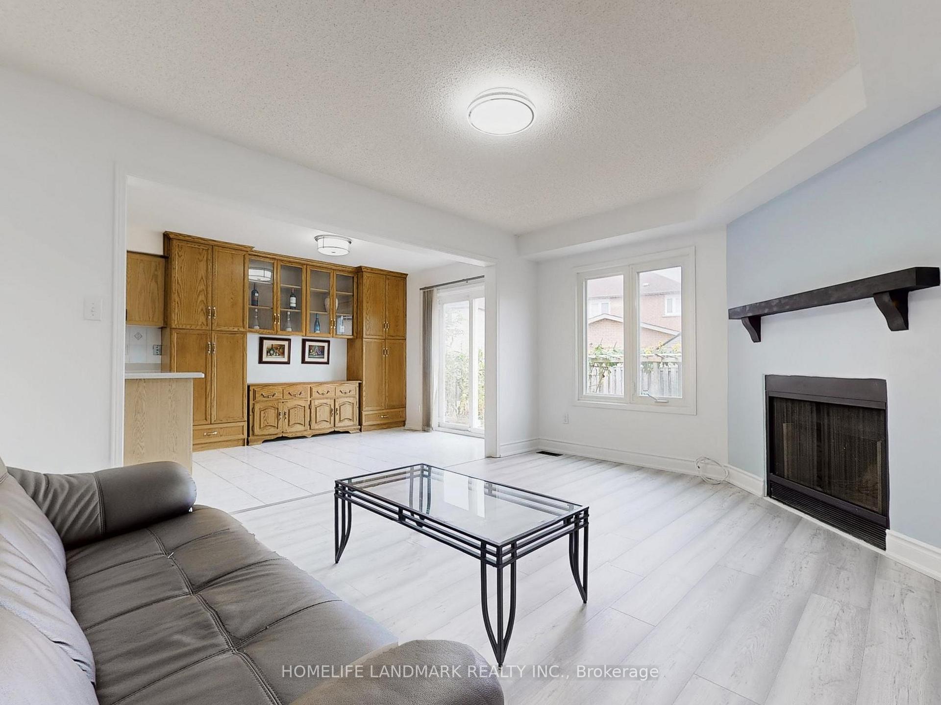 Photo 12 of 17 Laird Drive, Markham, Middlefield — HOMEH