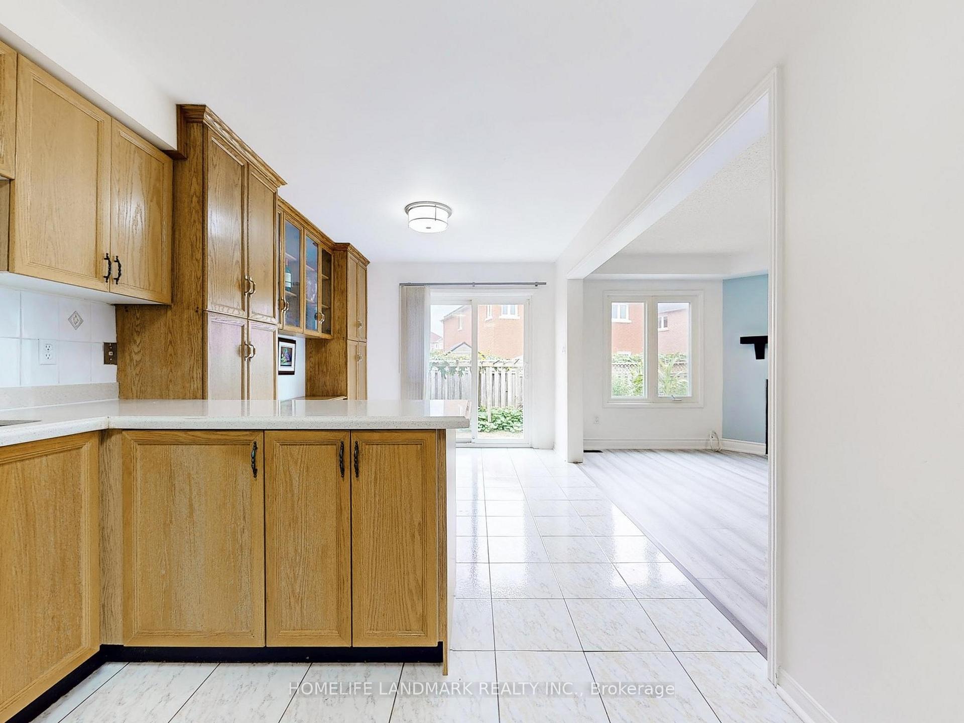 Photo 14 of 17 Laird Drive, Markham, Middlefield — HOMEH