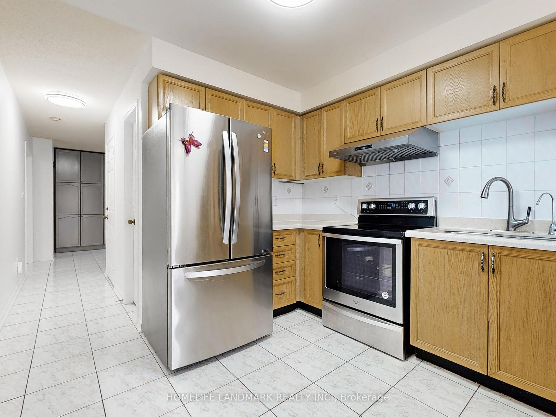 Photo 15 of 17 Laird Drive, Markham, Middlefield — HOMEH