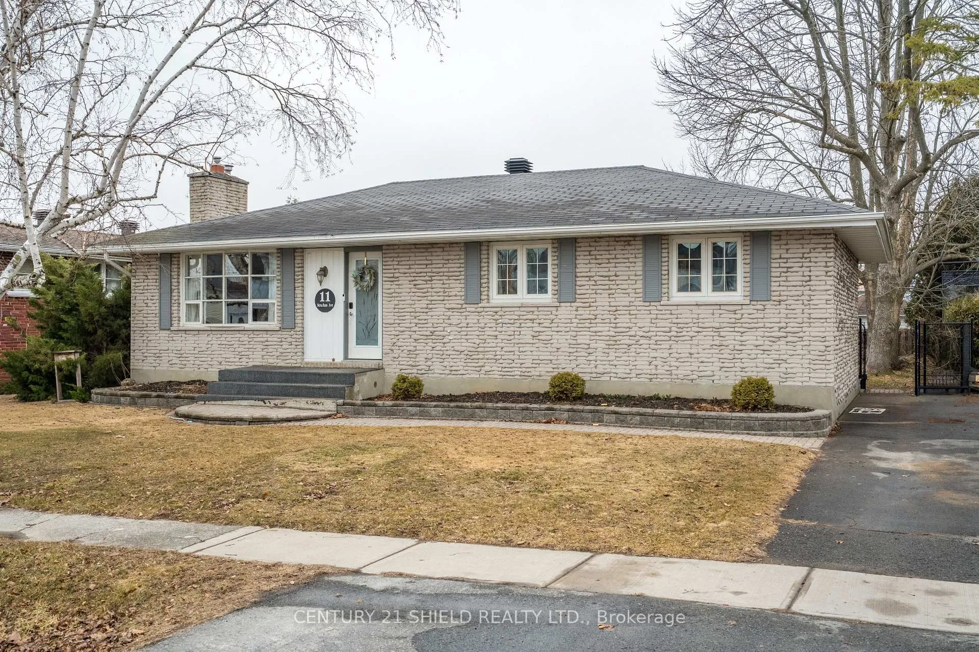 Photo 2 of 11 Strachan Avenue, South Stormont, Long Sault — HOMEH