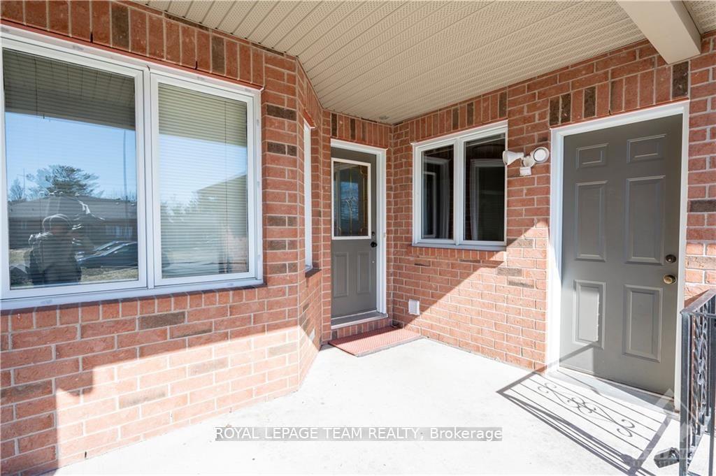 Photo 4 of 49 Bunting Lane, Ottawa, Kanata - Bridlewood — HOMEH