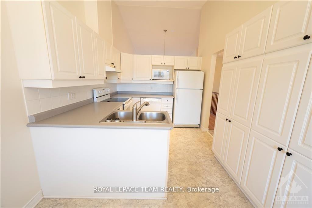 Photo 8 of 49 Bunting Lane, Ottawa, Kanata - Bridlewood — HOMEH