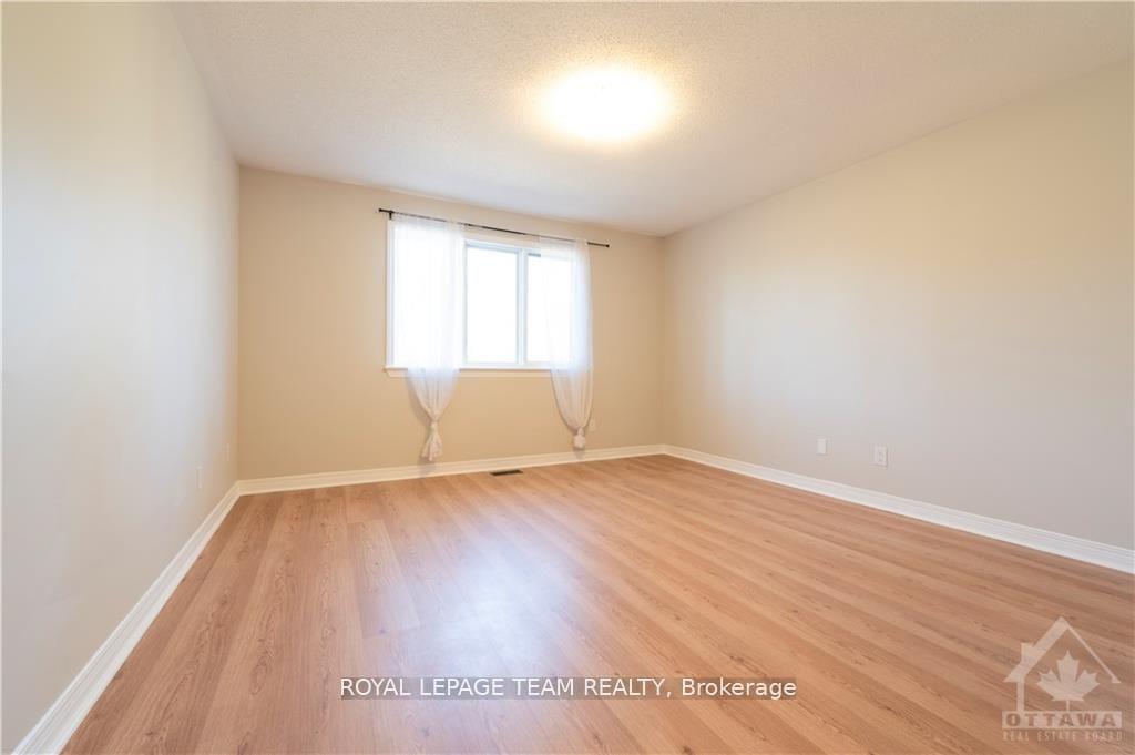 Photo 13 of 49 Bunting Lane, Ottawa, Kanata - Bridlewood — HOMEH