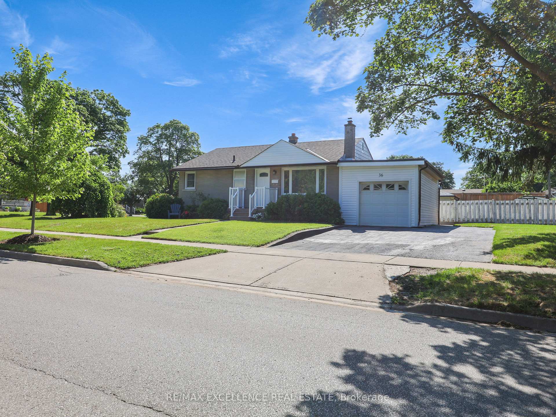Photo 2 of 36 Clark Avenue, Kitchener — HOMEH