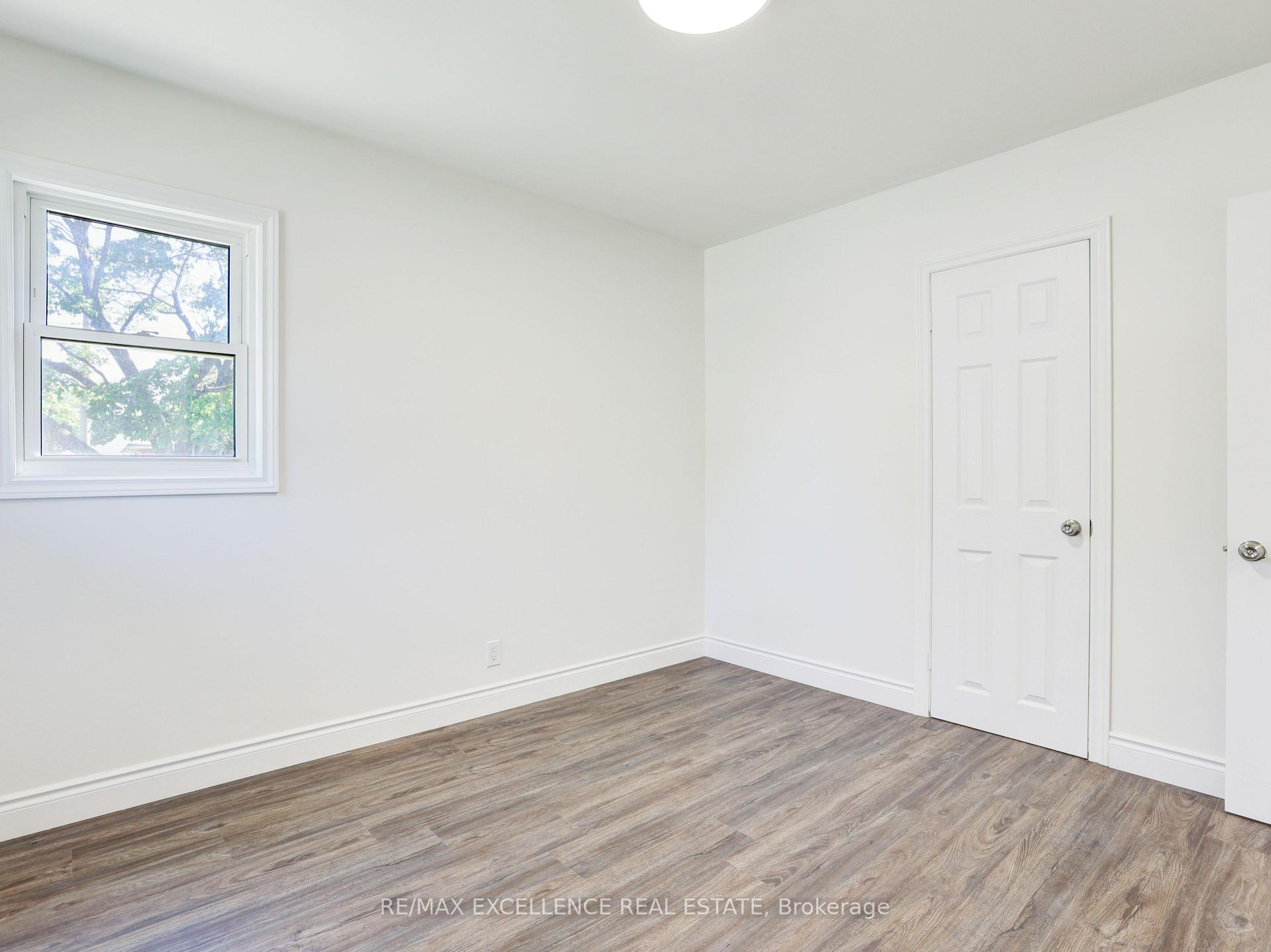 Photo 12 of 36 Clark Avenue, Kitchener — HOMEH