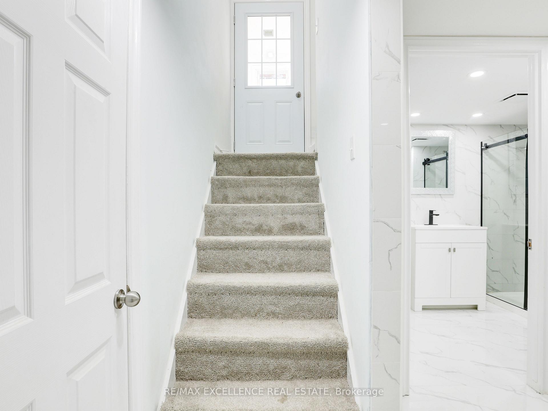 Photo 16 of 36 Clark Avenue, Kitchener — HOMEH