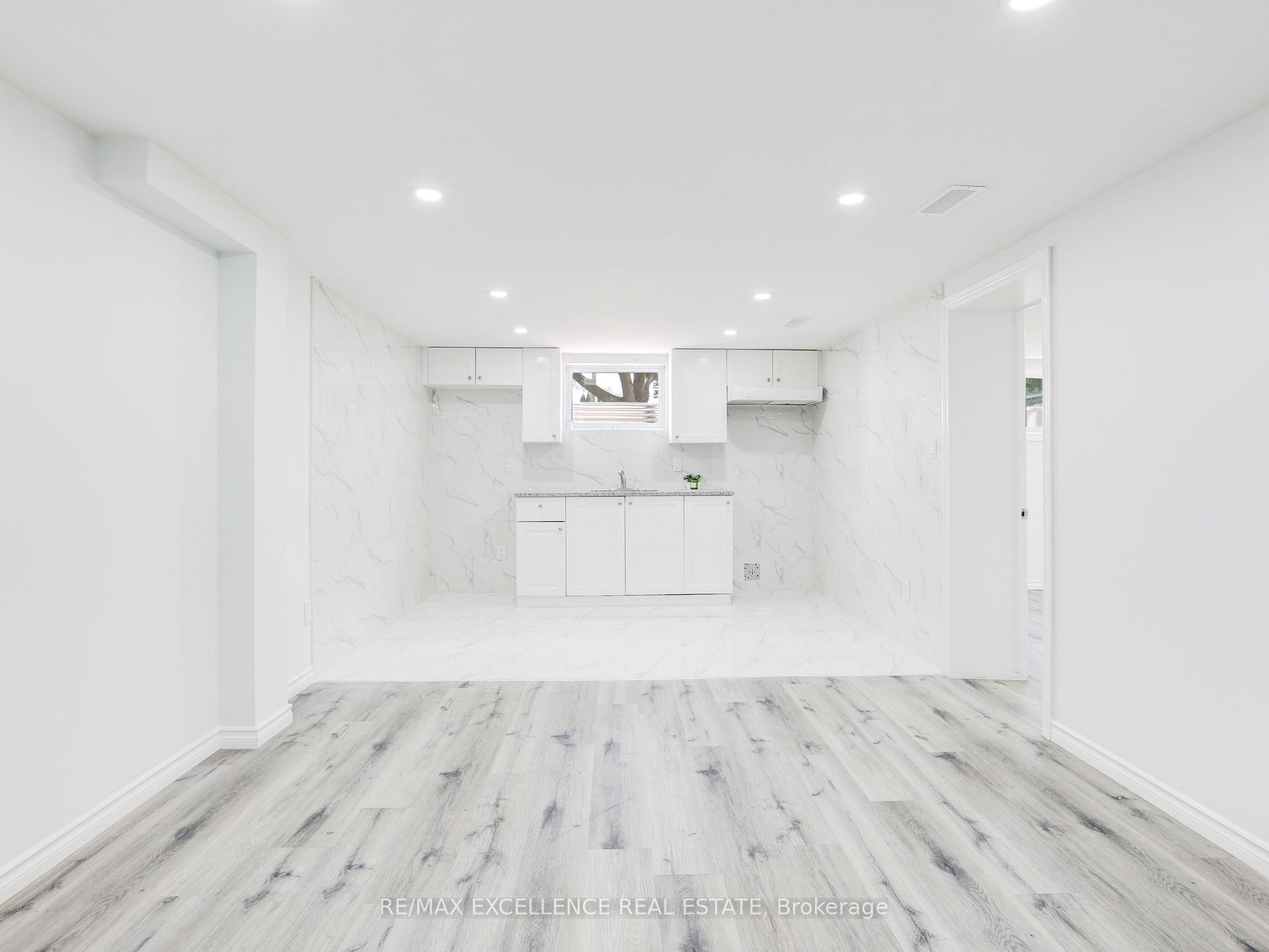 Photo 19 of 36 Clark Avenue, Kitchener — HOMEH