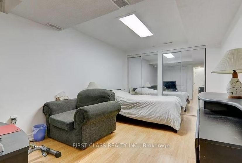 Photo 4 of 5 Quantum Street, Markham, Middlefield — HOMEH