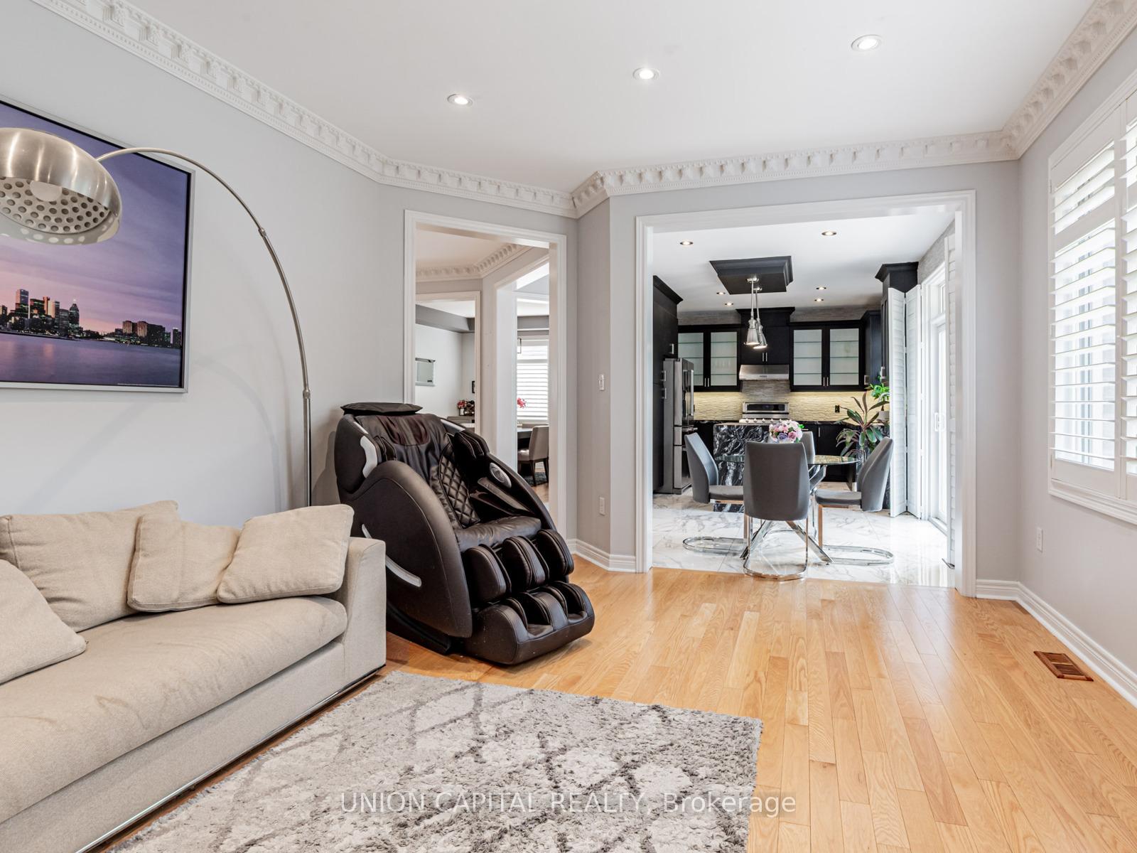 Photo 14 of 32 Desjardin Drive, Markham, Greensborough — HOMEH