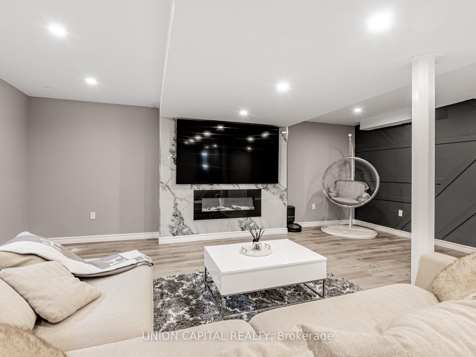 Photo 32 of 32 Desjardin Drive, Markham, Greensborough — HOMEH