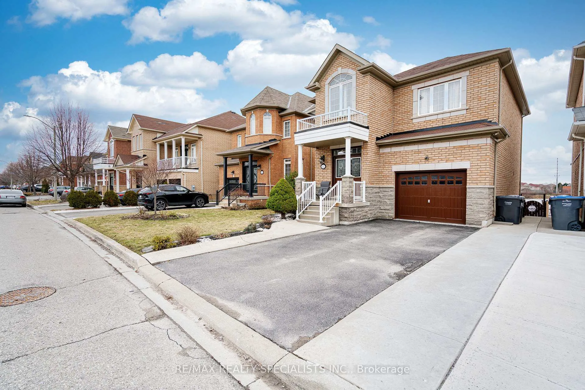 Photo 3 of 42 Chalkfarm Crescent N, Brampton, Northwest Sandalwood Parkway — HOMEH