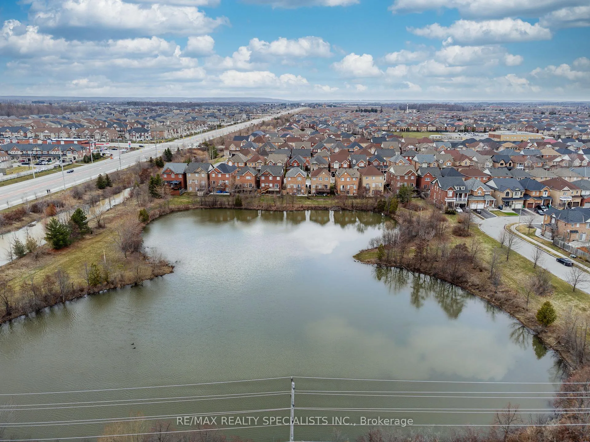 Photo 5 of 42 Chalkfarm Crescent N, Brampton, Northwest Sandalwood Parkway — HOMEH
