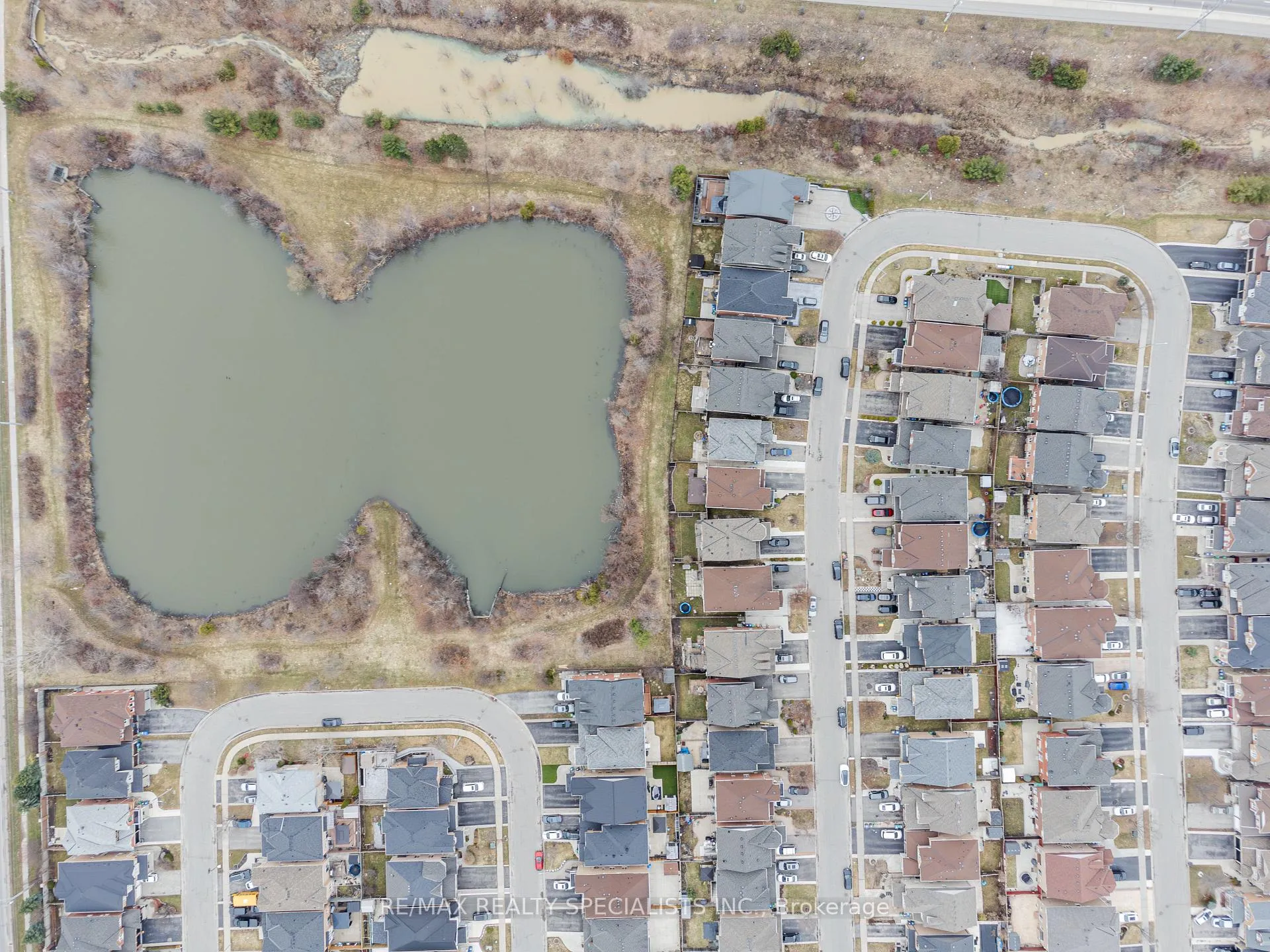 Photo 7 of 42 Chalkfarm Crescent N, Brampton, Northwest Sandalwood Parkway — HOMEH