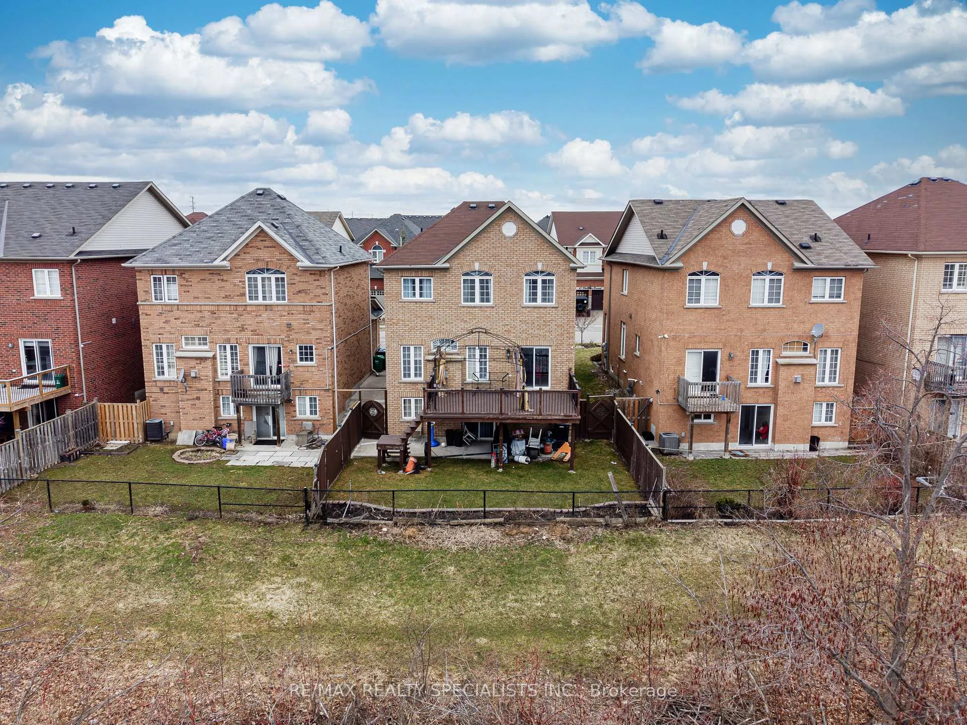 Photo 9 of 42 Chalkfarm Crescent N, Brampton, Northwest Sandalwood Parkway — HOMEH