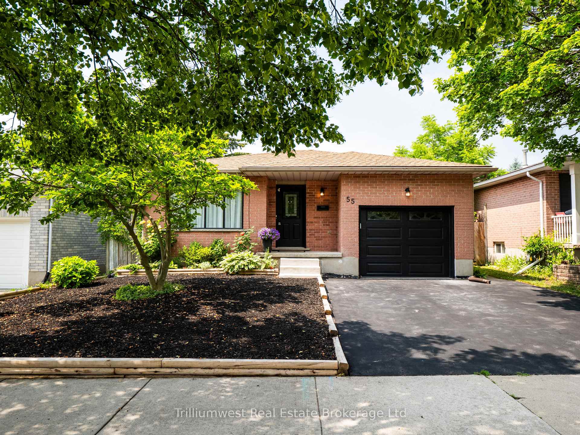 Photo 3 of 55 Summerhill Crescent, Kitchener — HOMEH