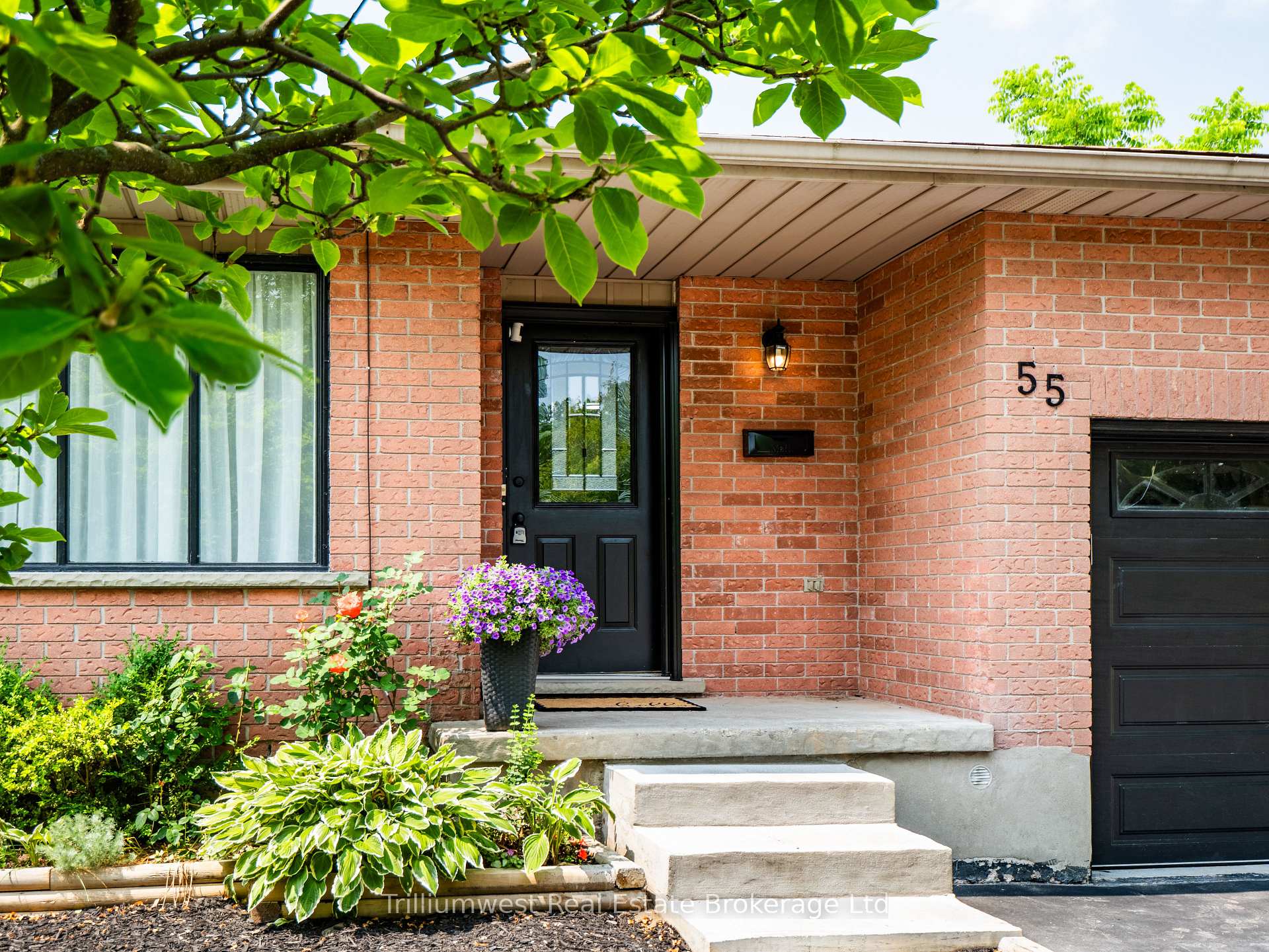 Photo 4 of 55 Summerhill Crescent, Kitchener — HOMEH