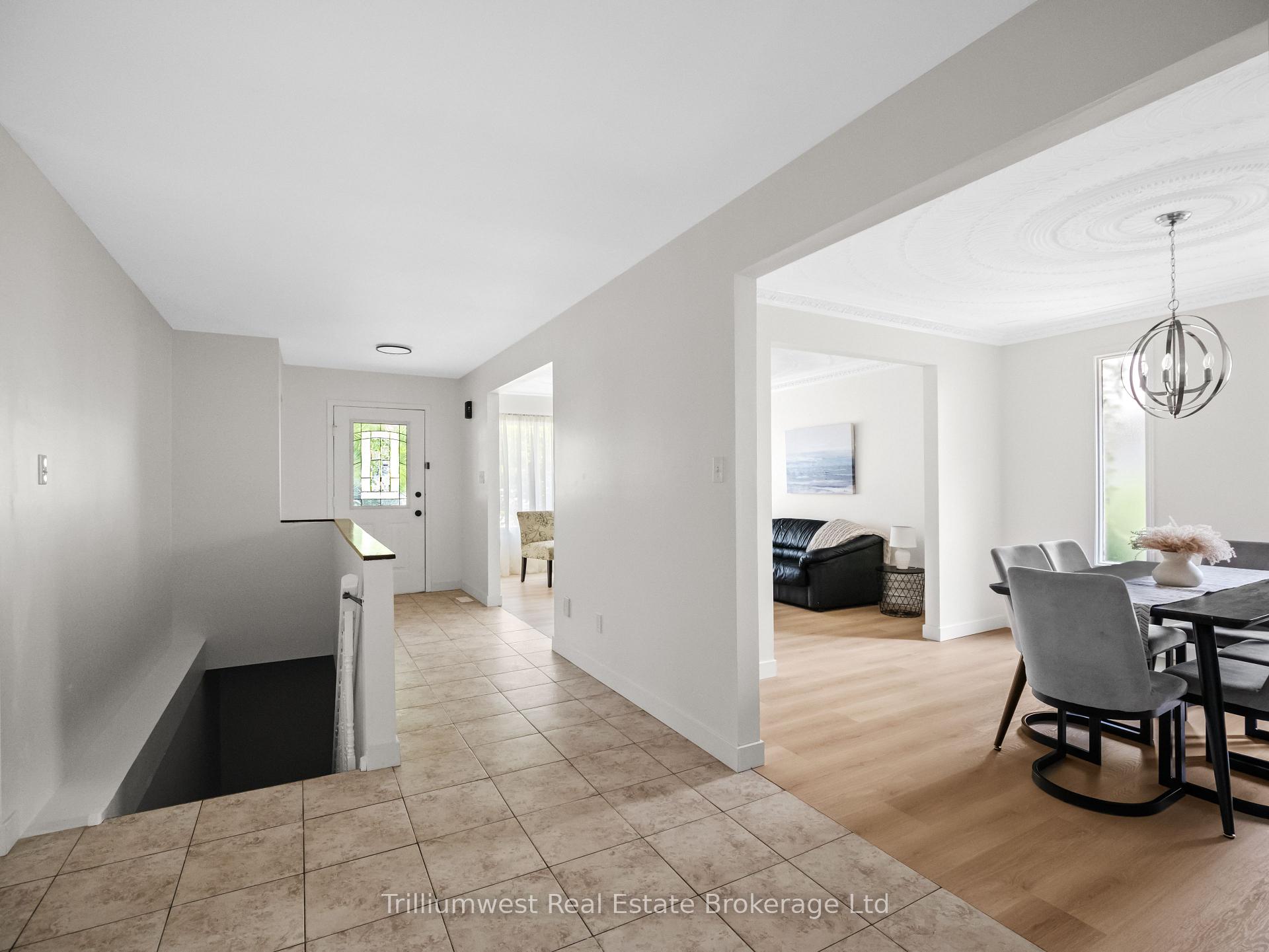 Photo 5 of 55 Summerhill Crescent, Kitchener — HOMEH