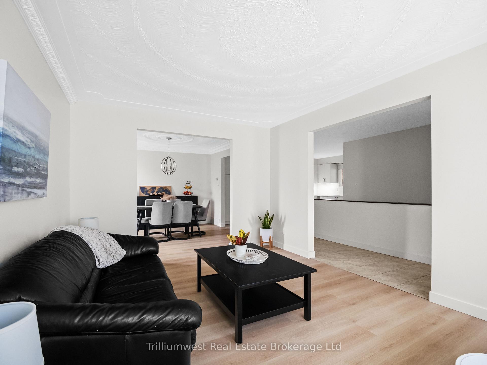 Photo 11 of 55 Summerhill Crescent, Kitchener — HOMEH