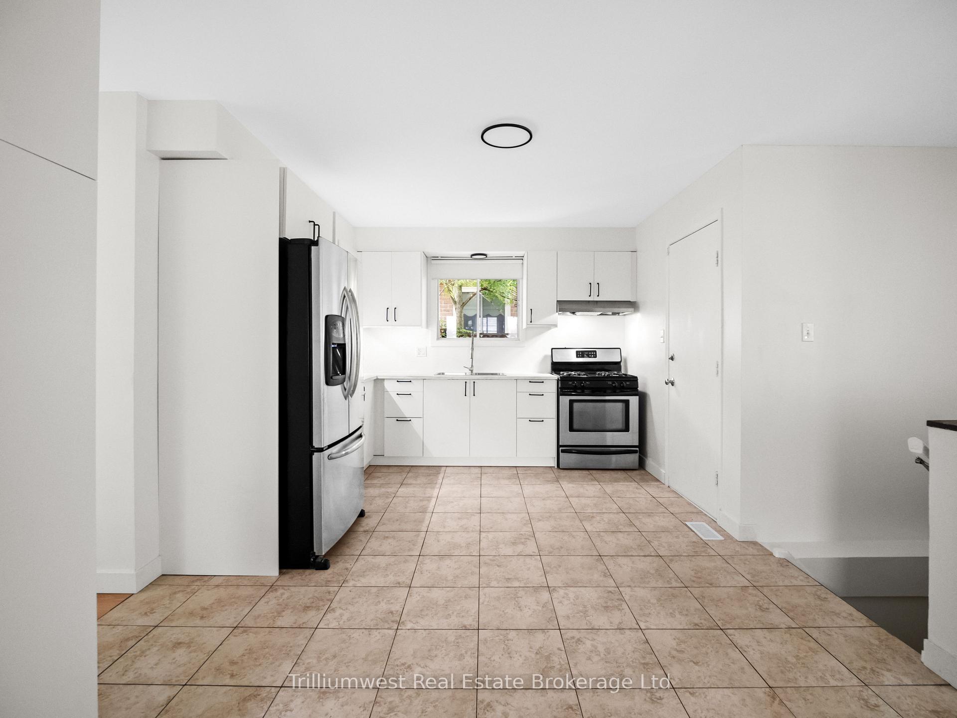 Photo 16 of 55 Summerhill Crescent, Kitchener — HOMEH
