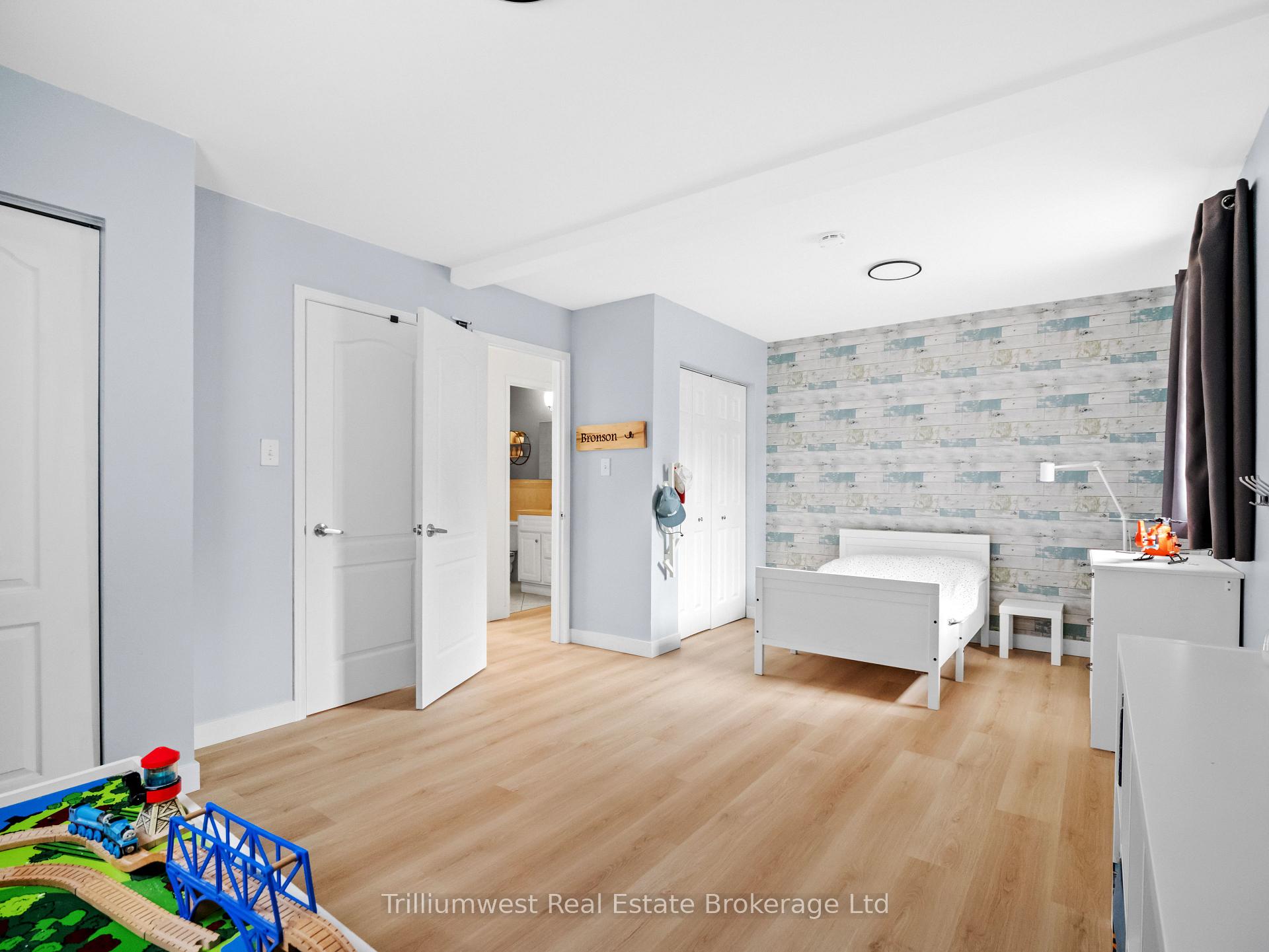 Photo 19 of 55 Summerhill Crescent, Kitchener — HOMEH