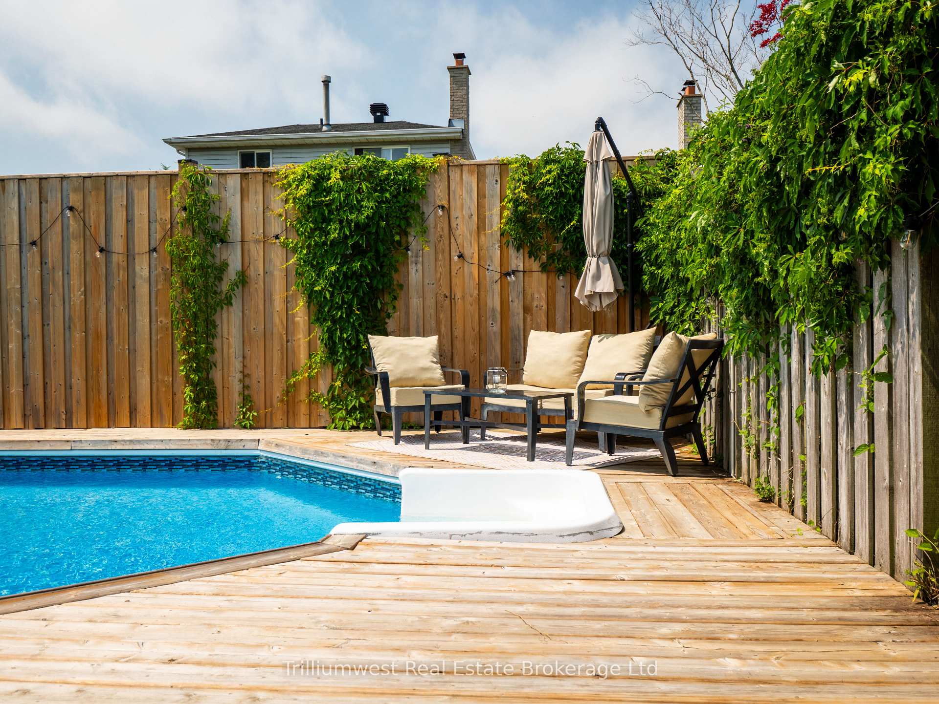 Photo 23 of 55 Summerhill Crescent, Kitchener — HOMEH