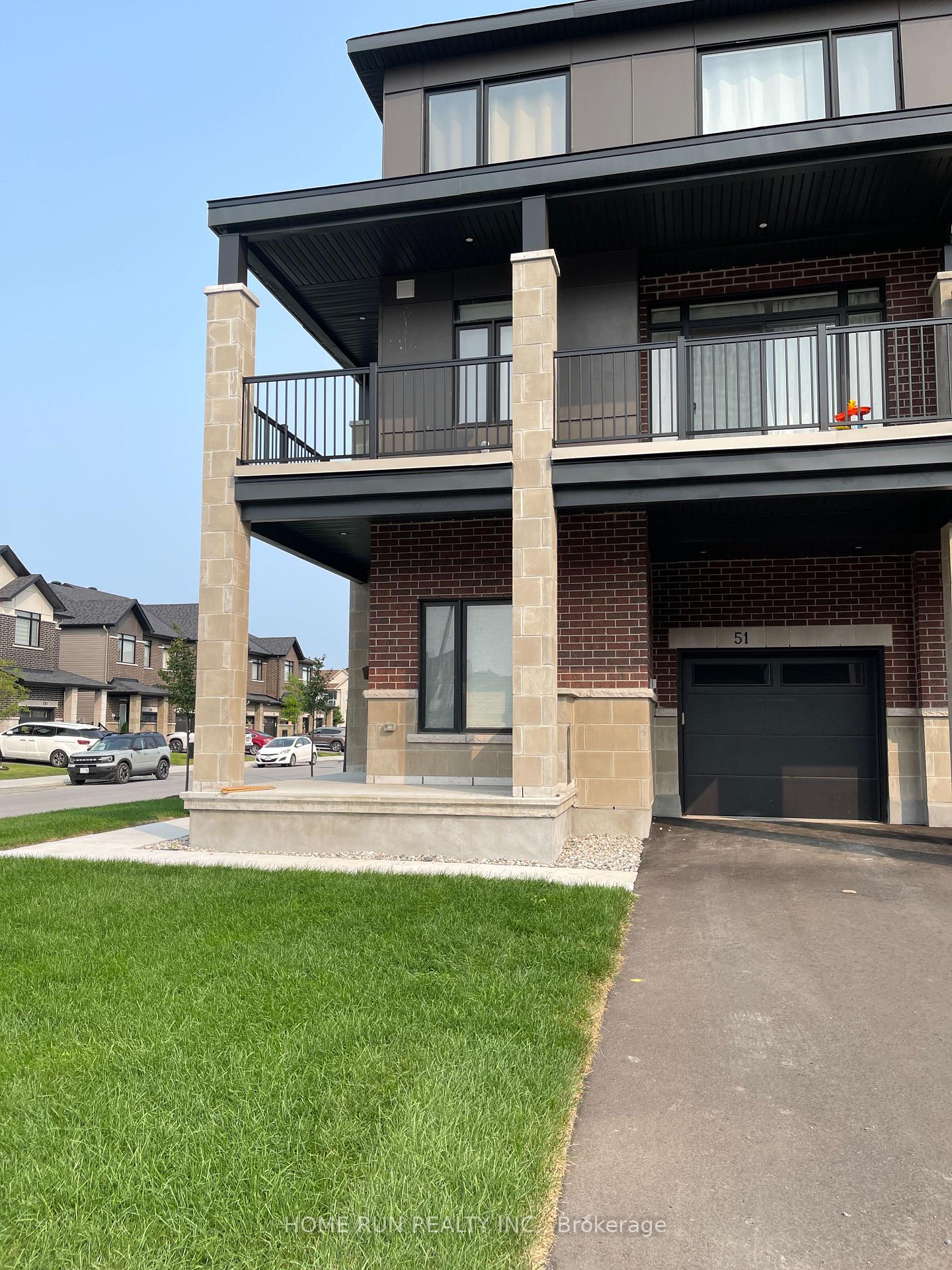 Photo 3 of 51 Arinto Place, Ottawa, Kanata - Emerald Meadows/Trailwest — HOMEH