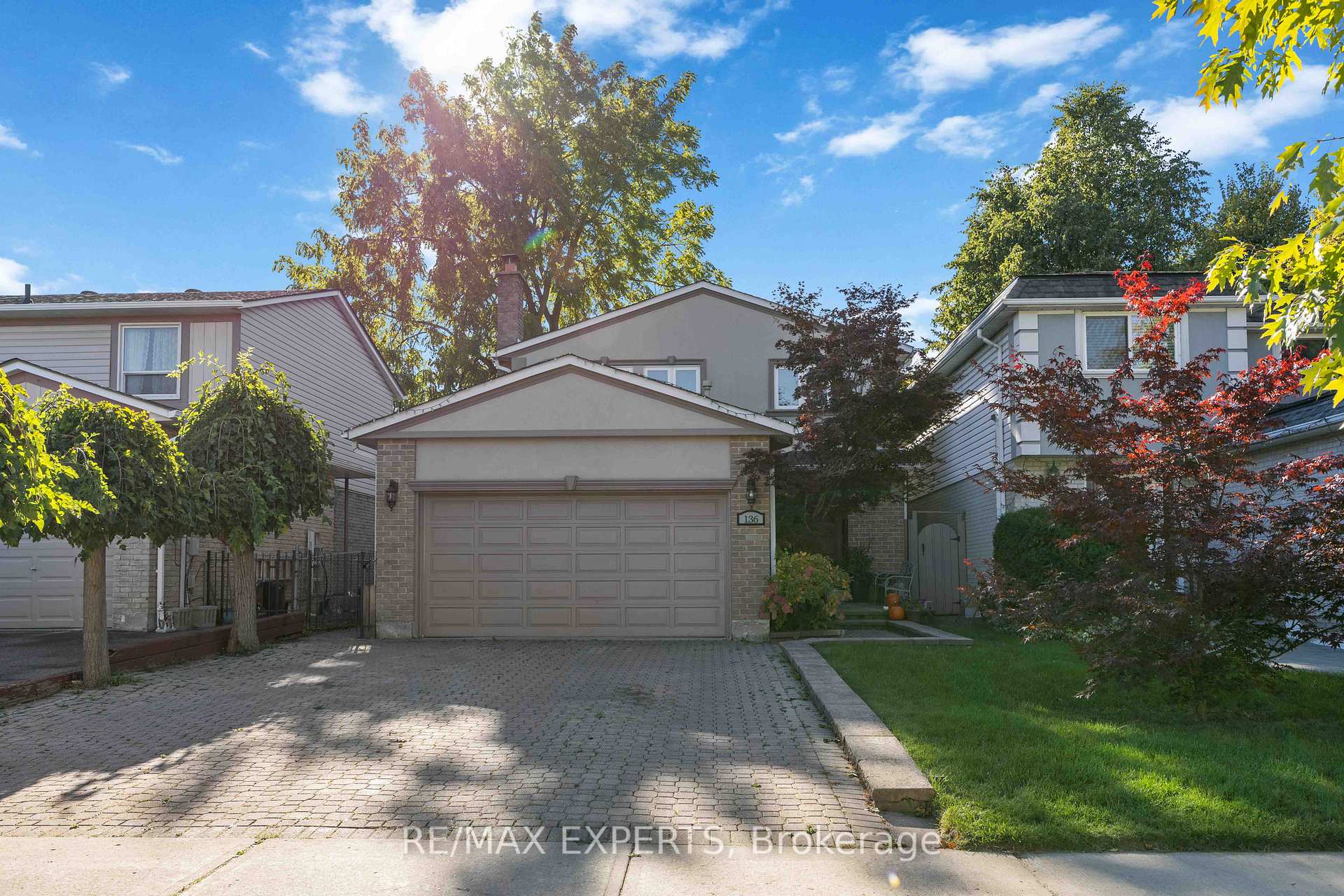 Photo 1 of 136 Holm Crescent, Markham, Aileen-Willowbrook — HOMEH