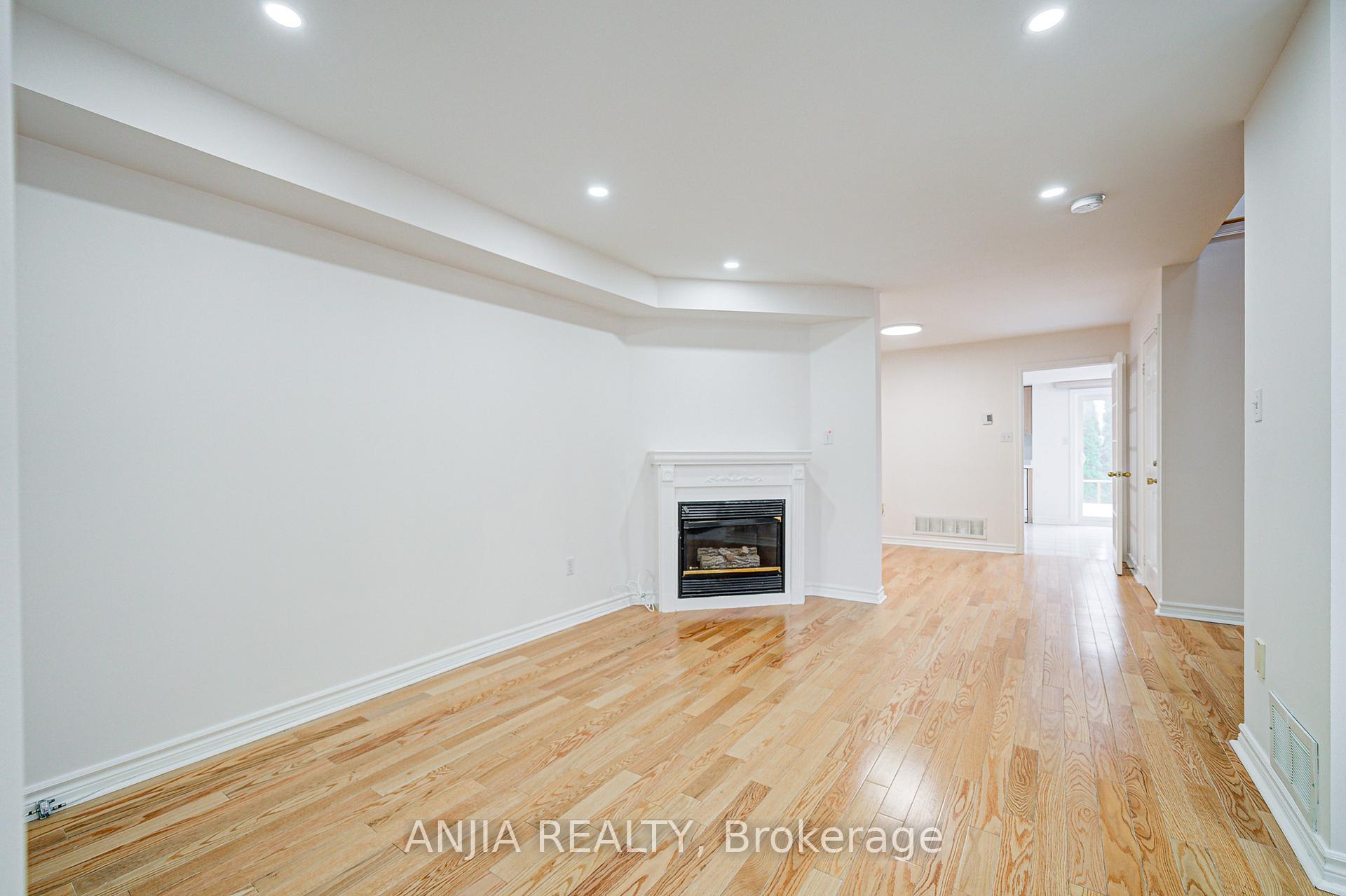 Photo 7 of 203 Milliken Meadows Drive, Markham, Milliken Mills West — HOMEH