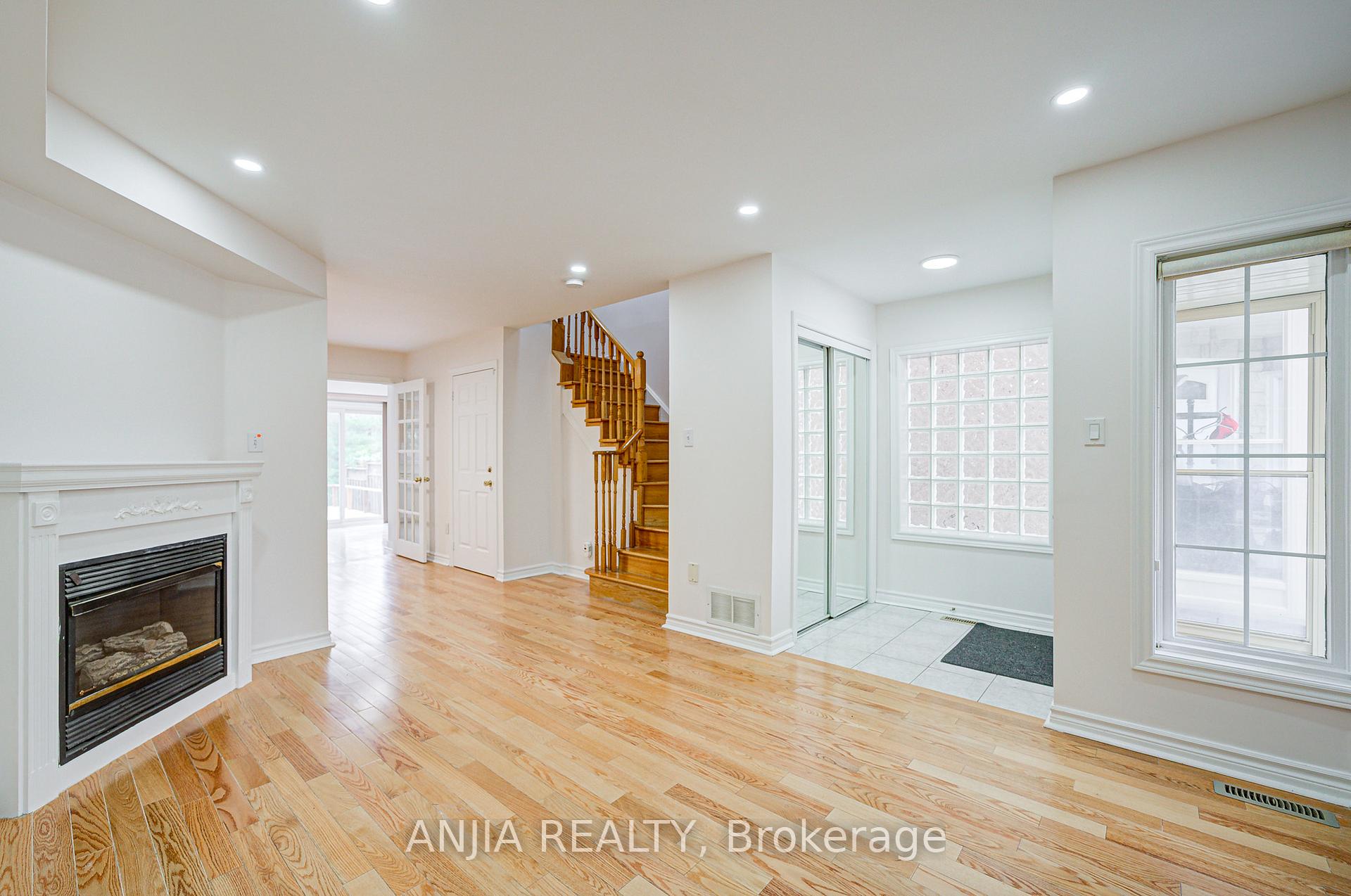 Photo 9 of 203 Milliken Meadows Drive, Markham, Milliken Mills West — HOMEH