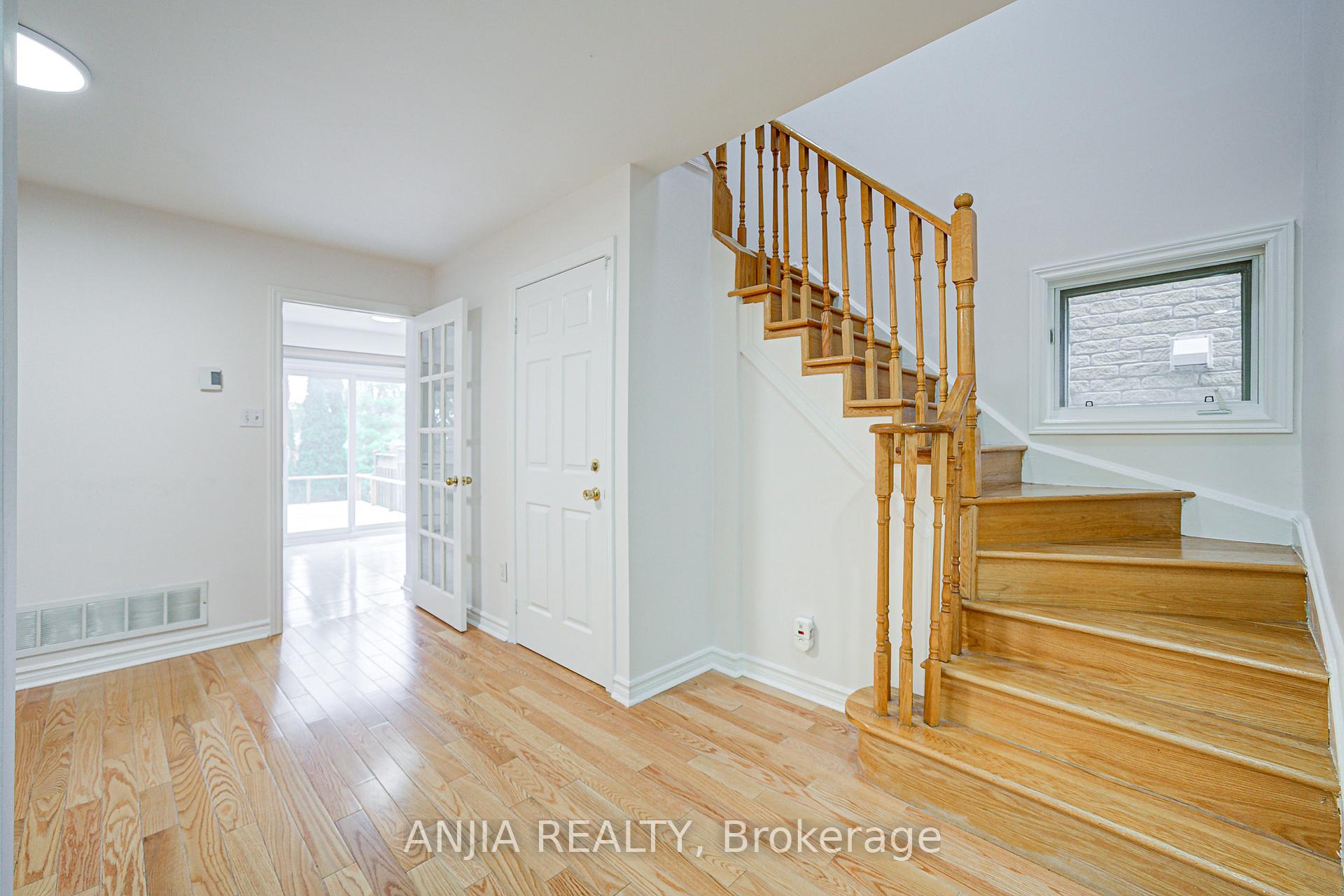Photo 10 of 203 Milliken Meadows Drive, Markham, Milliken Mills West — HOMEH