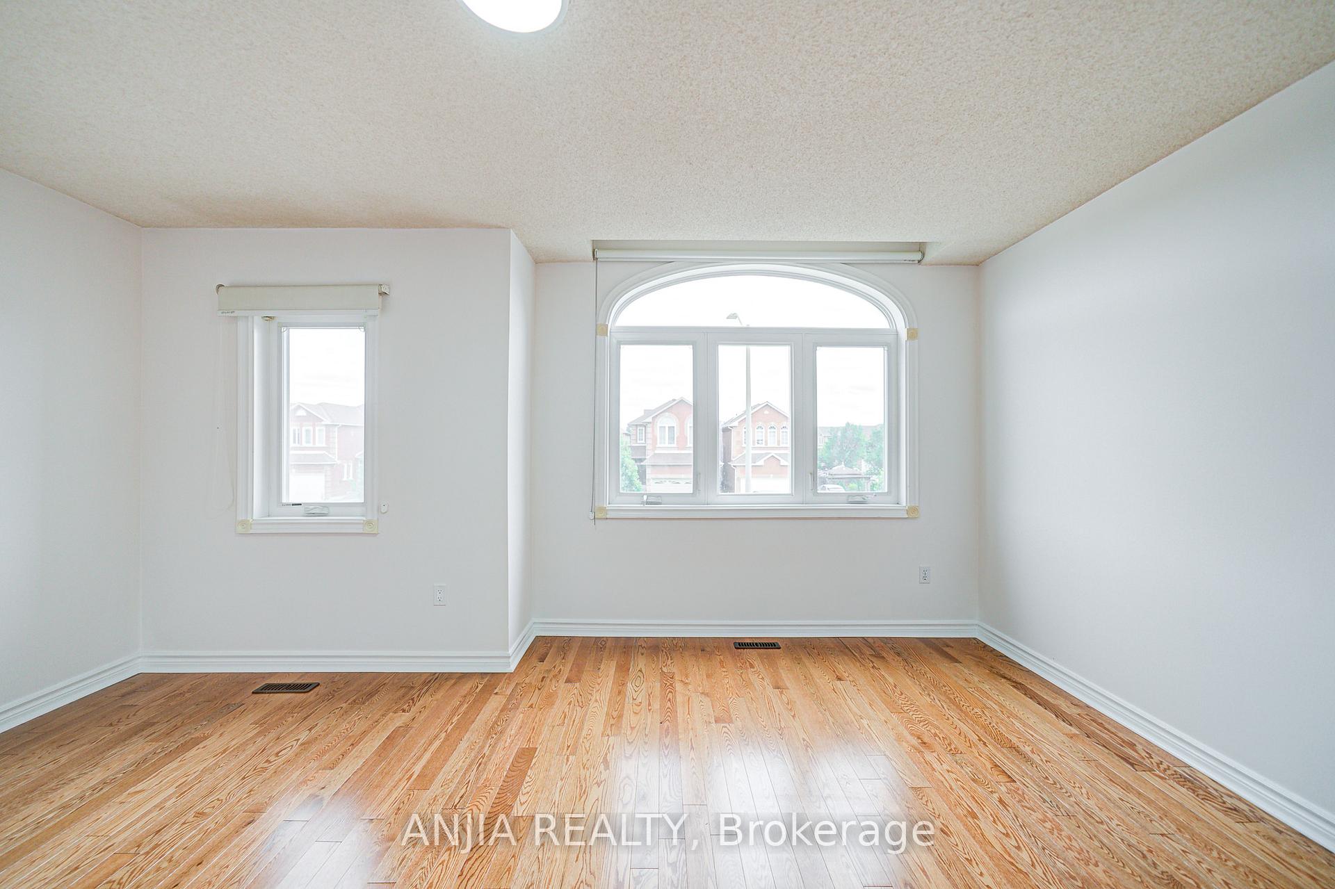 Photo 23 of 203 Milliken Meadows Drive, Markham, Milliken Mills West — HOMEH