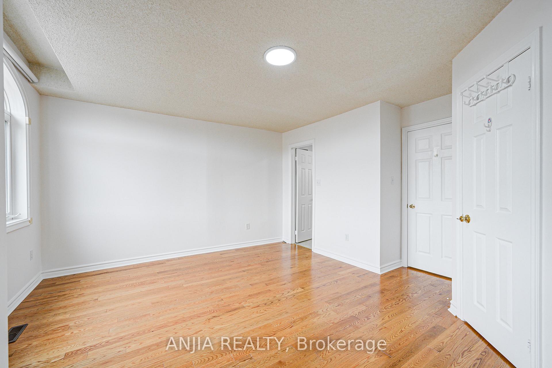Photo 25 of 203 Milliken Meadows Drive, Markham, Milliken Mills West — HOMEH