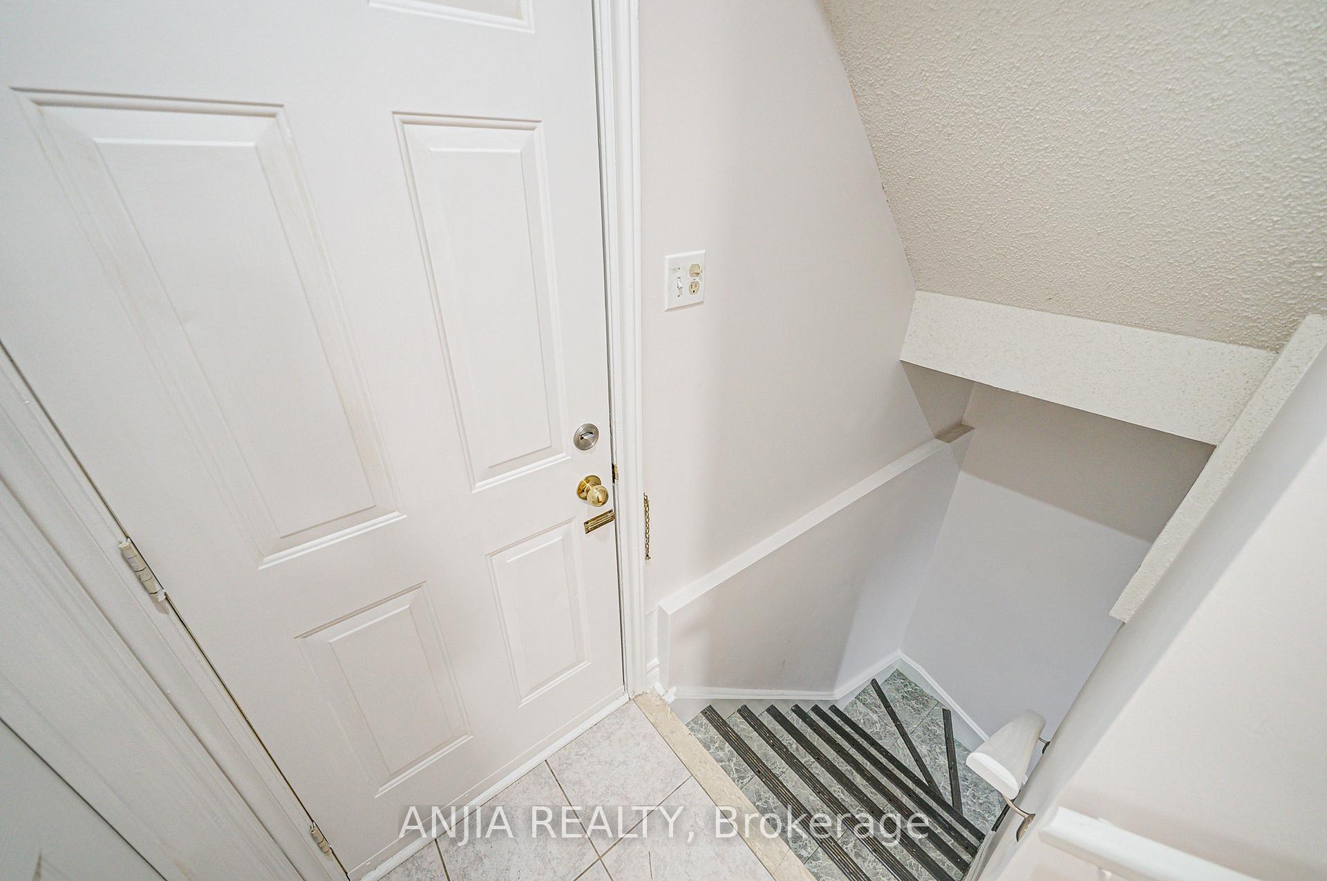 Photo 37 of 203 Milliken Meadows Drive, Markham, Milliken Mills West — HOMEH