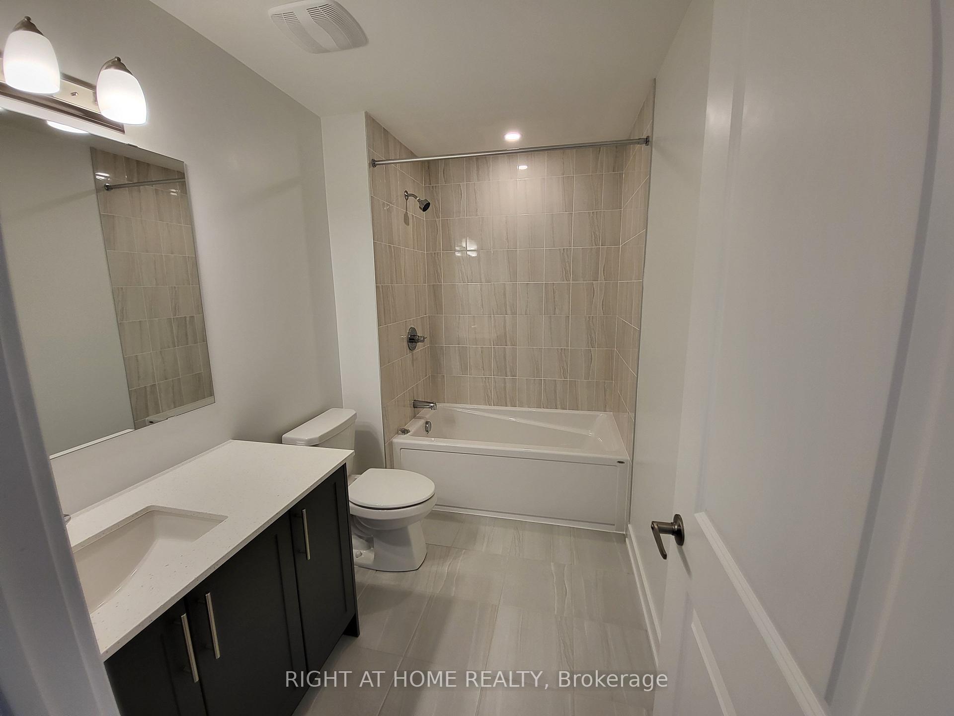 Photo 12 of 34 Overberg Way, Ottawa, Kanata - Emerald Meadows/Trailwest — HOMEH
