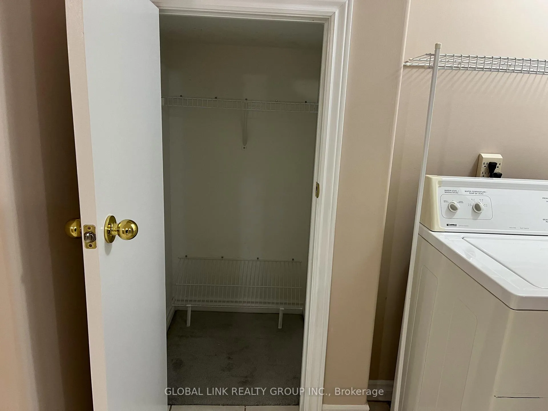 Photo 2 of Unit basement, 166 Valentina Drive, Markham, Village Green-South Unionville — HOMEH
