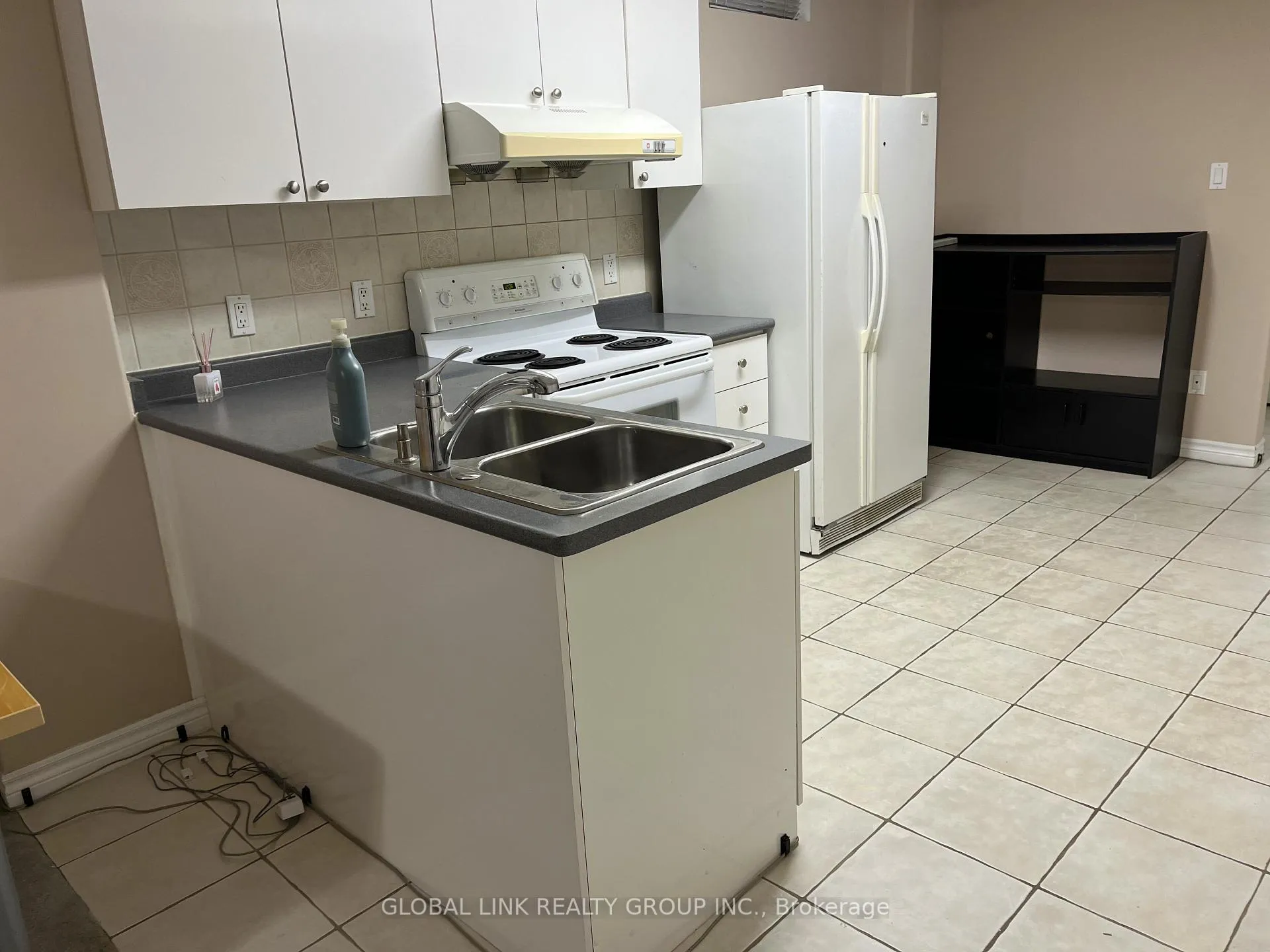 Photo 9 of Unit basement, 166 Valentina Drive, Markham, Village Green-South Unionville — HOMEH